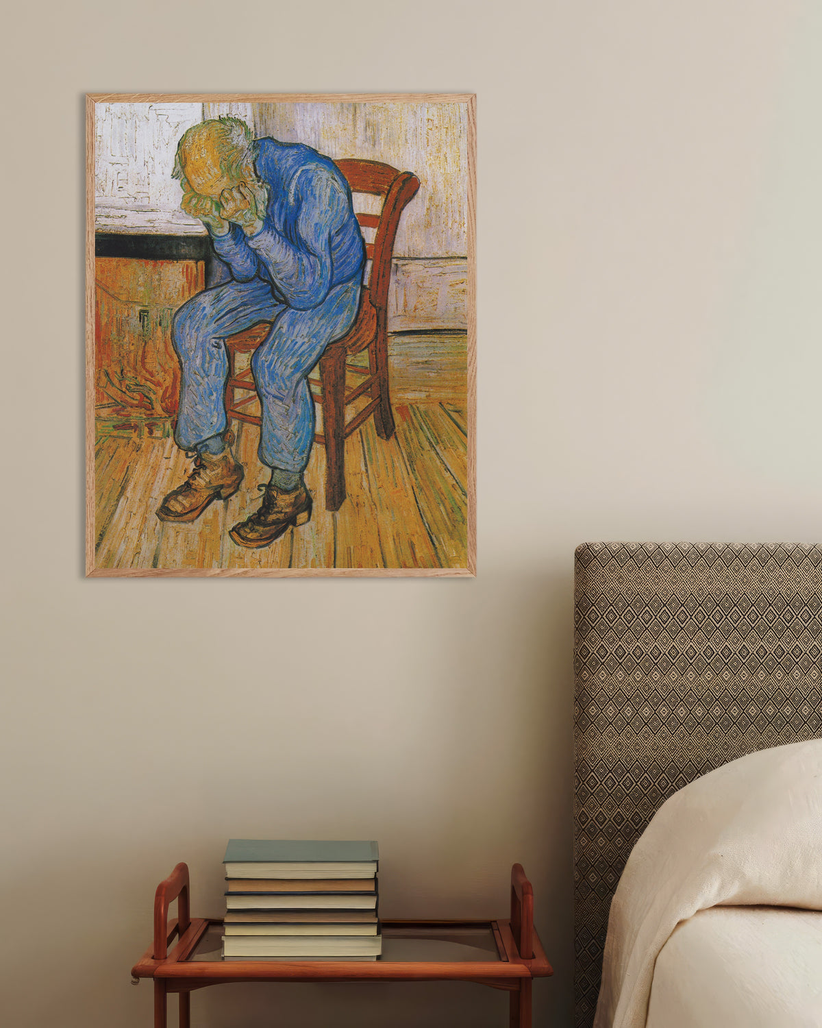 Poster di Alla soglia dell’eternità (1890) di Vincent van Gogh, con cornice in legno naturale