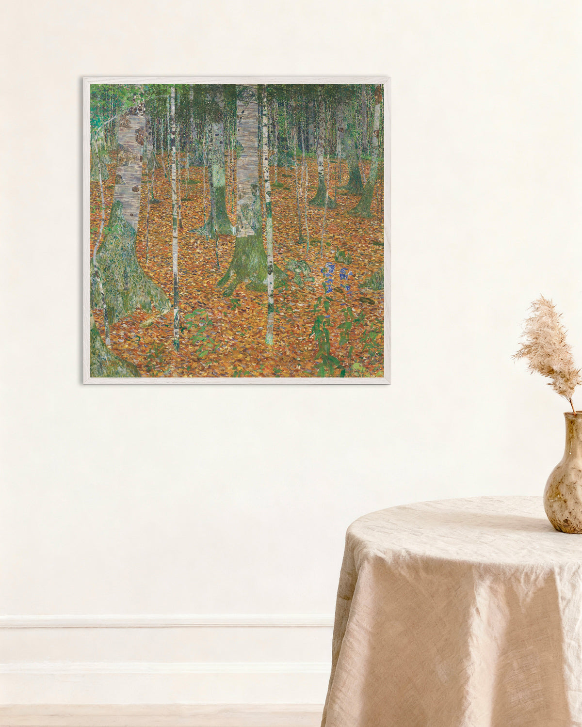Poster Bosco di betulle (1903) di Gustav Klimt con cornice in legno bianco