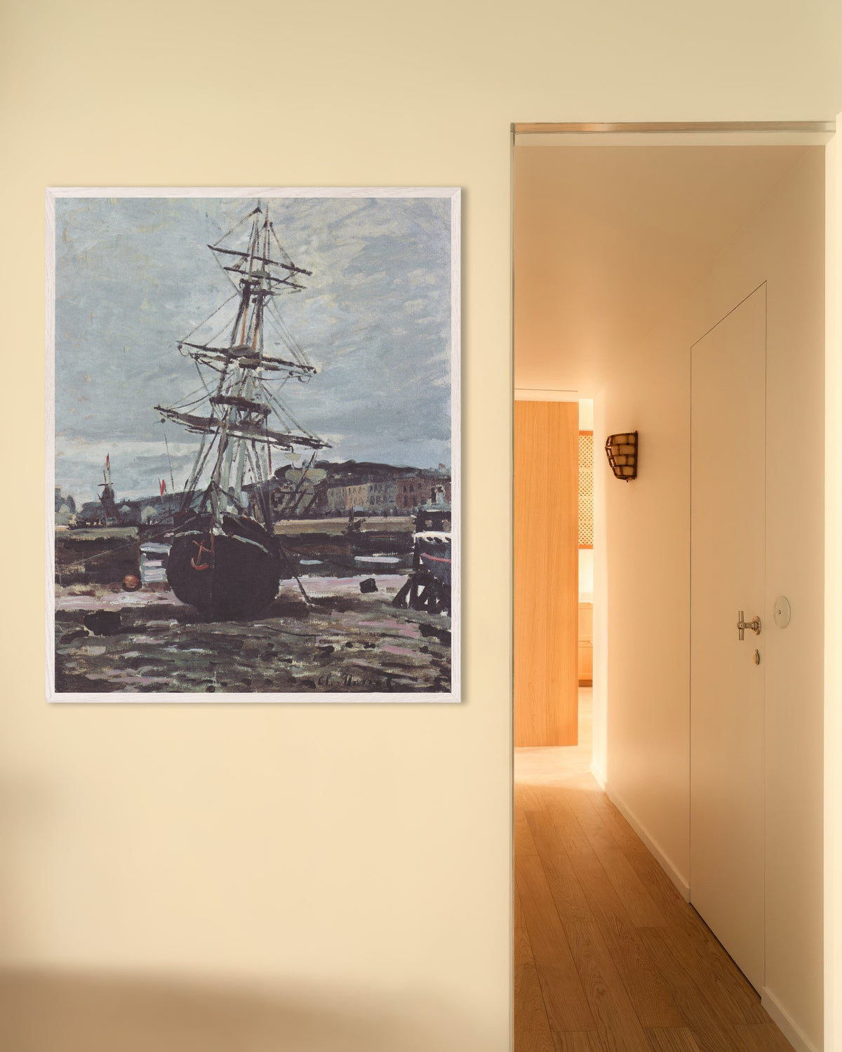 Poster Barca in secca a Fécamp (1868) di Claude Monet con cornice in legno bianco