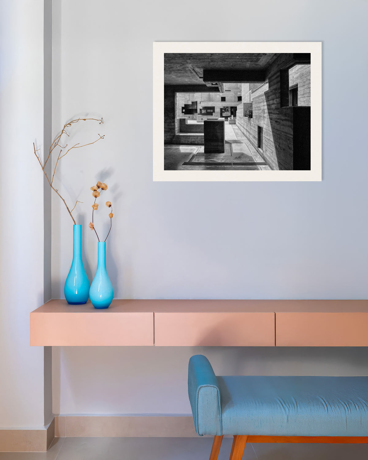Poster «Cortile in cemento incorniciato»