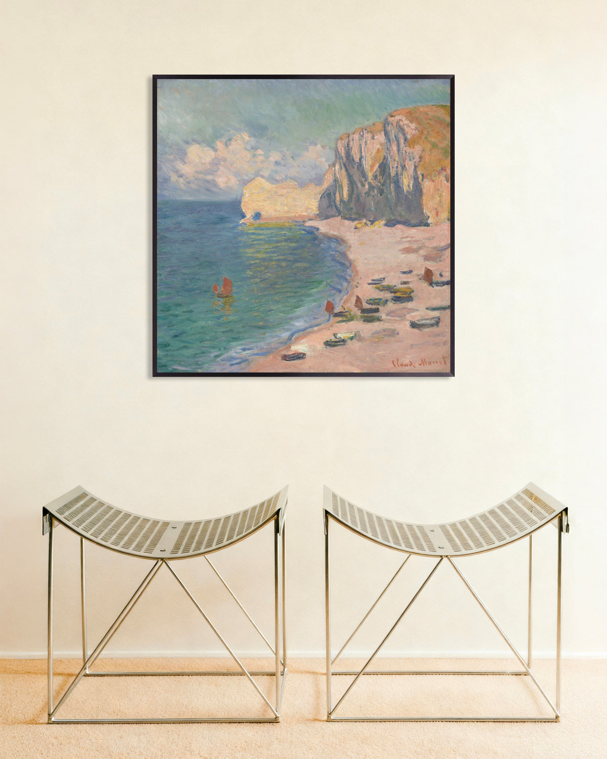Poster Étretat, la spiaggia e la Falaise d'Amont (1885) di Claude Monet con cornice in metallo