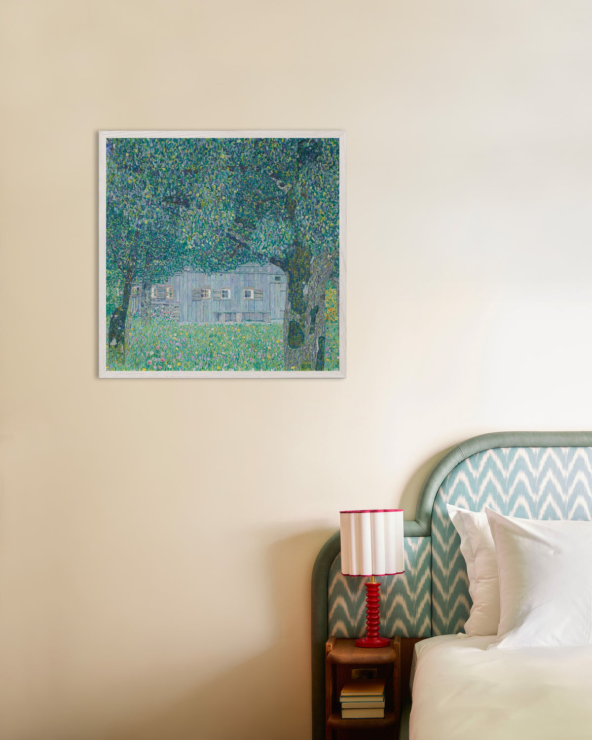 Poster Casa colonica a Buchberg (1911) di Gustav Klimt con cornice in legno bianco