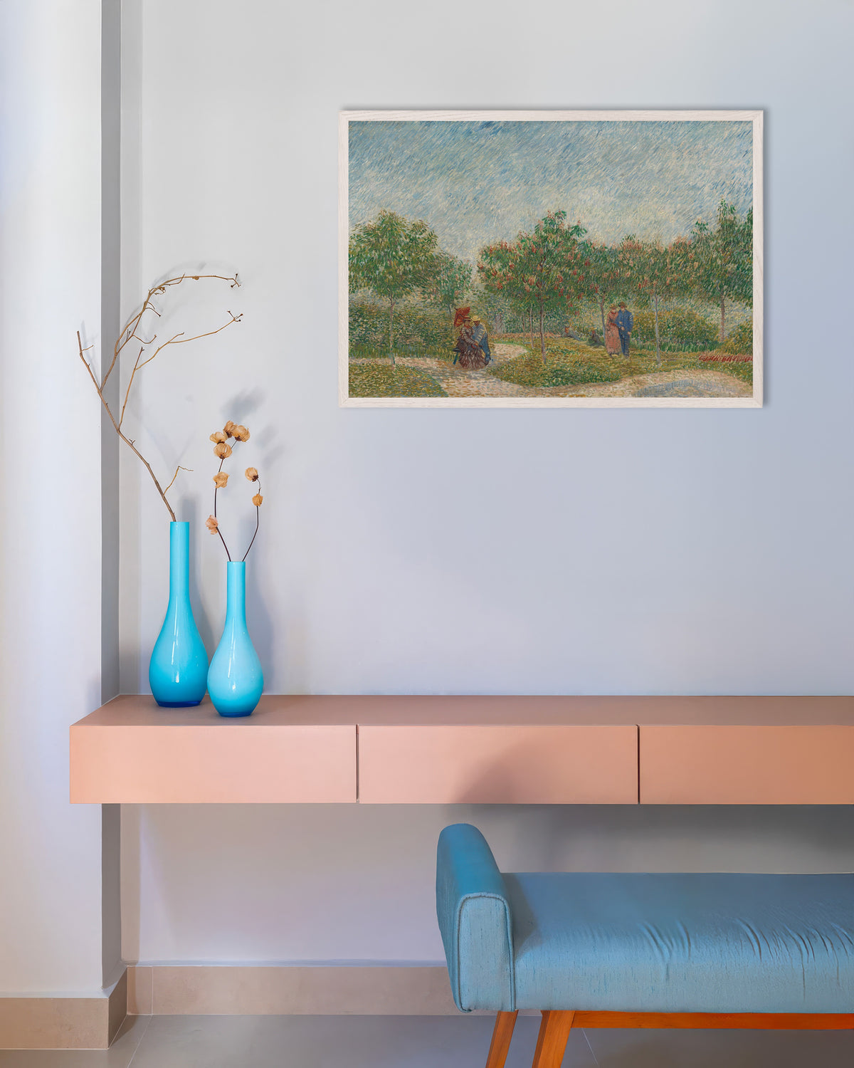 Poster di Giardino con coppie che si corteggiano, Square Saint-Pierre (1887) di Vincent van Gogh, con cornice in legno bianco