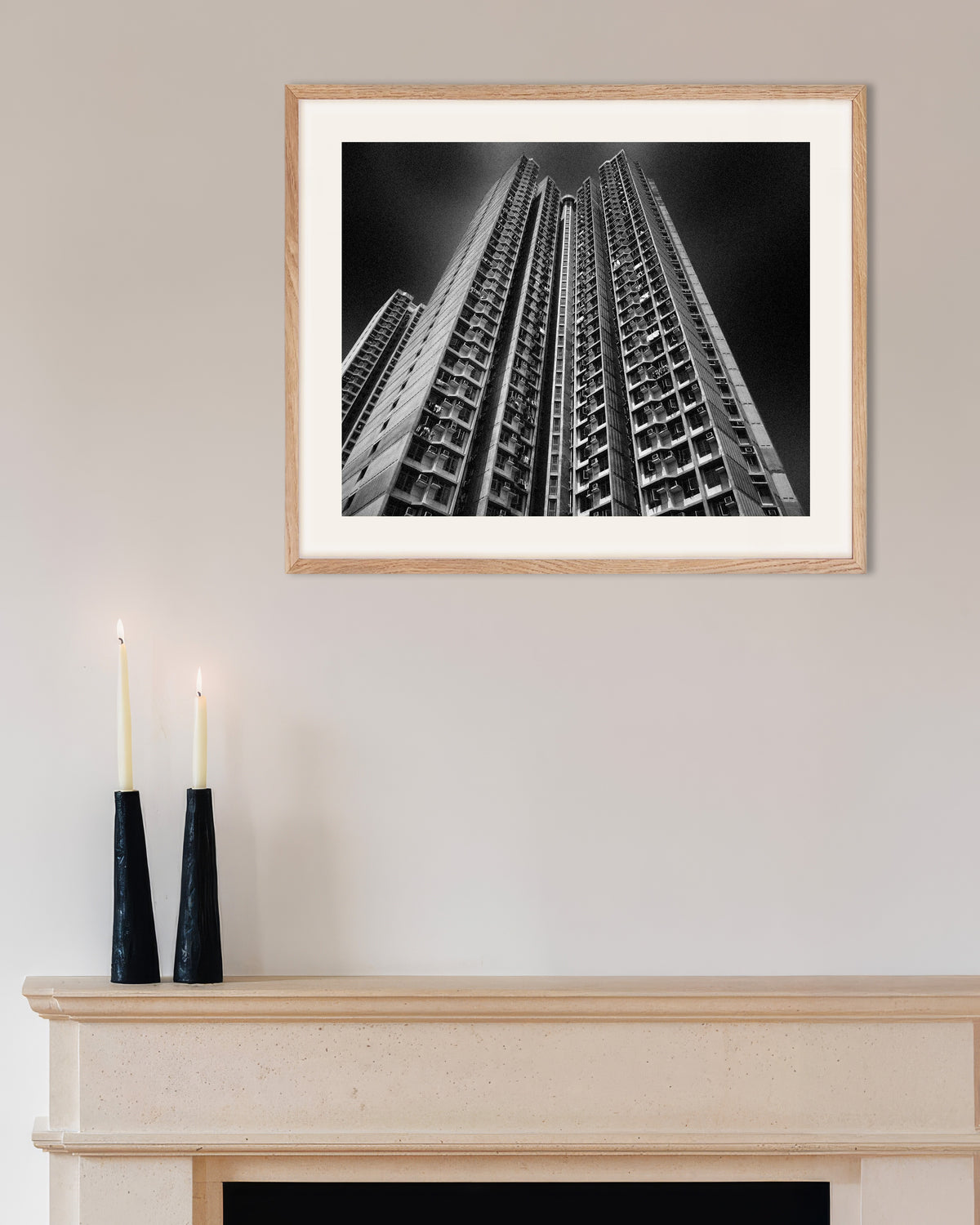 Poster «Canyon tra i grattacieli», con cornice in legno naturale