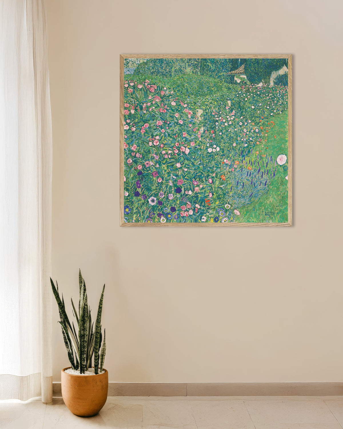 Poster Paesaggio di giardino italiano (1913) di Gustav Klimt con cornice in legno naturale