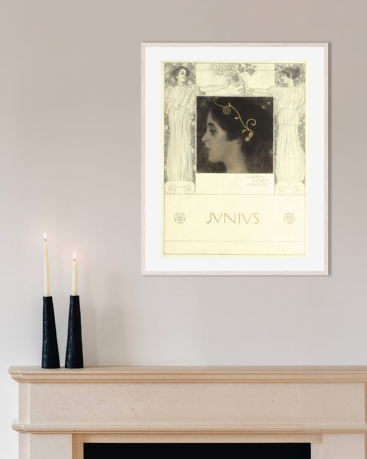 Poster Junius (1896) di Gustav Klimt con cornice in legno bianco