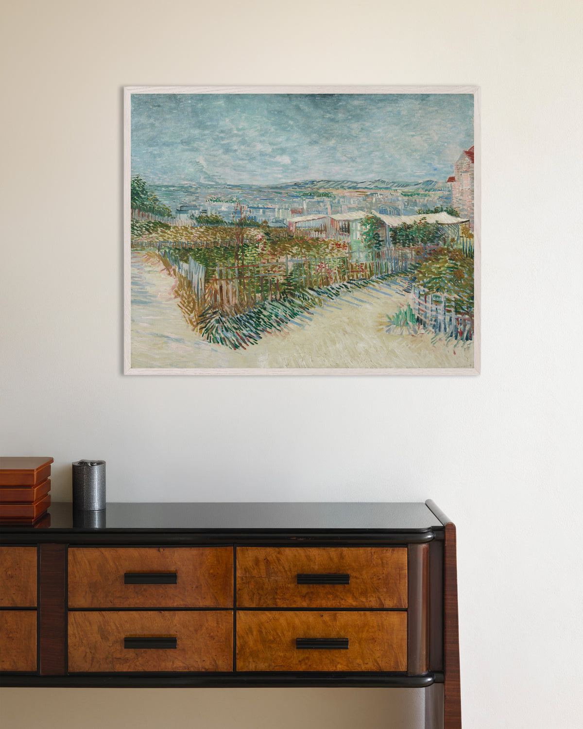 Poster di Montmartre, dietro il Moulin de la Galette (1887) di Vincent van Gogh, con cornice in legno bianco