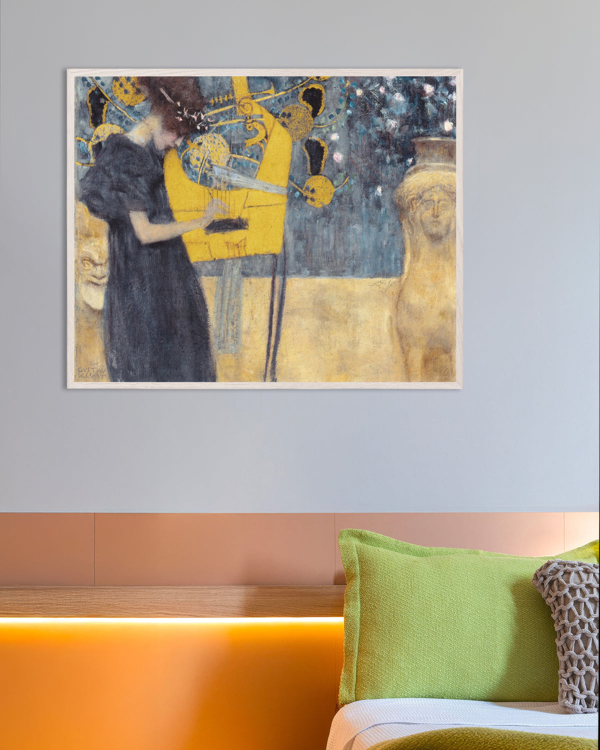 Poster La musica I (1895) di Gustav Klimt con cornice in legno bianco