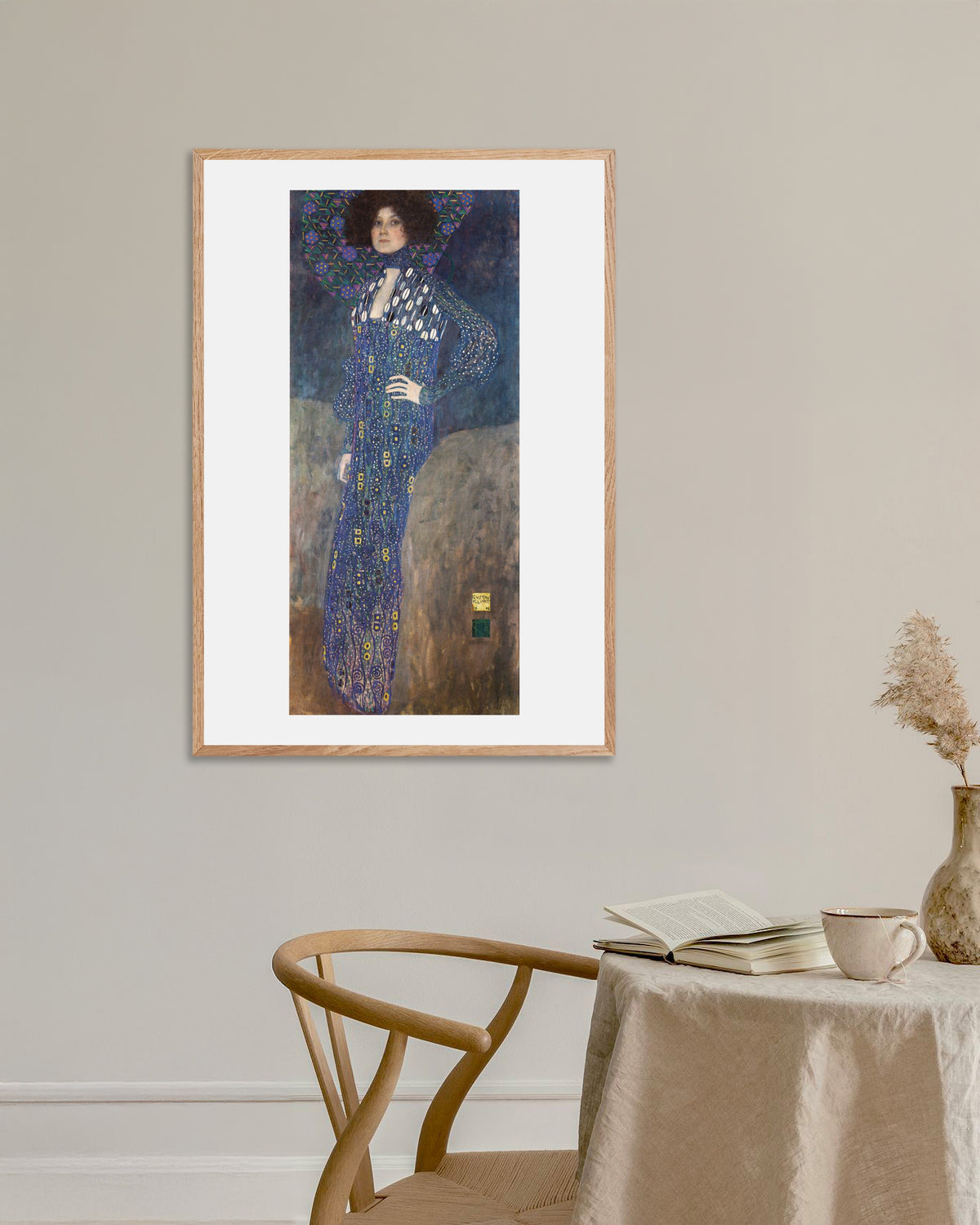 Poster Ritratto di Emilie Flöge (1902) di Gustav Klimt con cornice in legno naturale