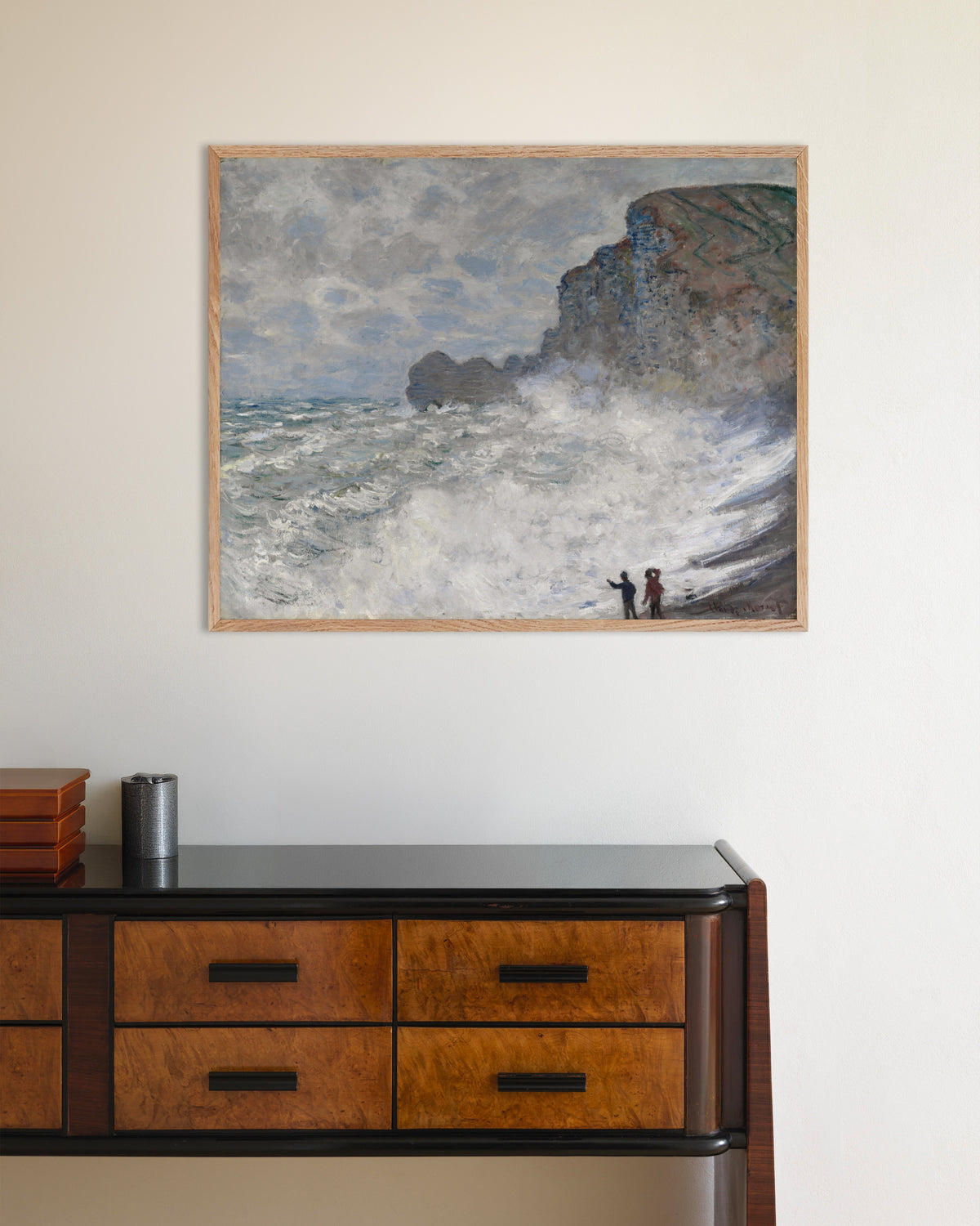 Poster Burrasca a Étretat (1883) di Claude Monet con cornice in legno naturale