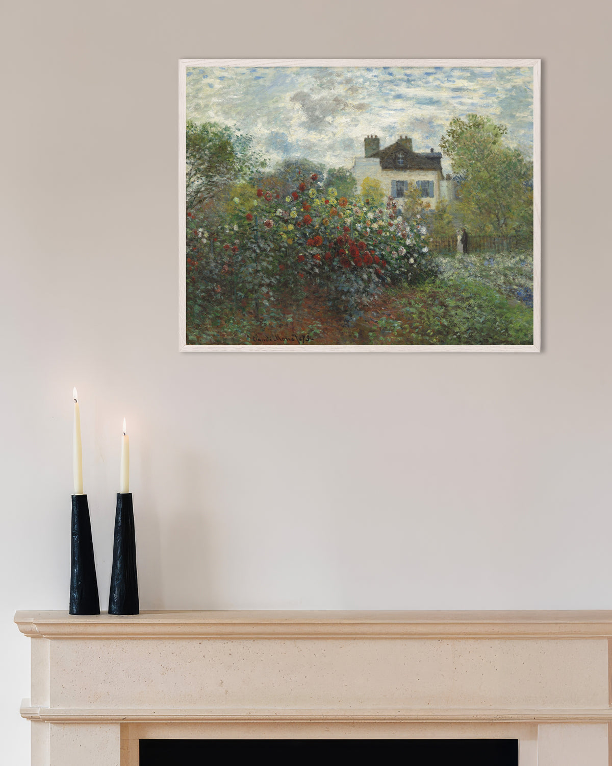 Poster Il giardino dell'artista ad Argenteuil, un angolo con dalie (1873) di Claude Monet con cornice in legno bianco