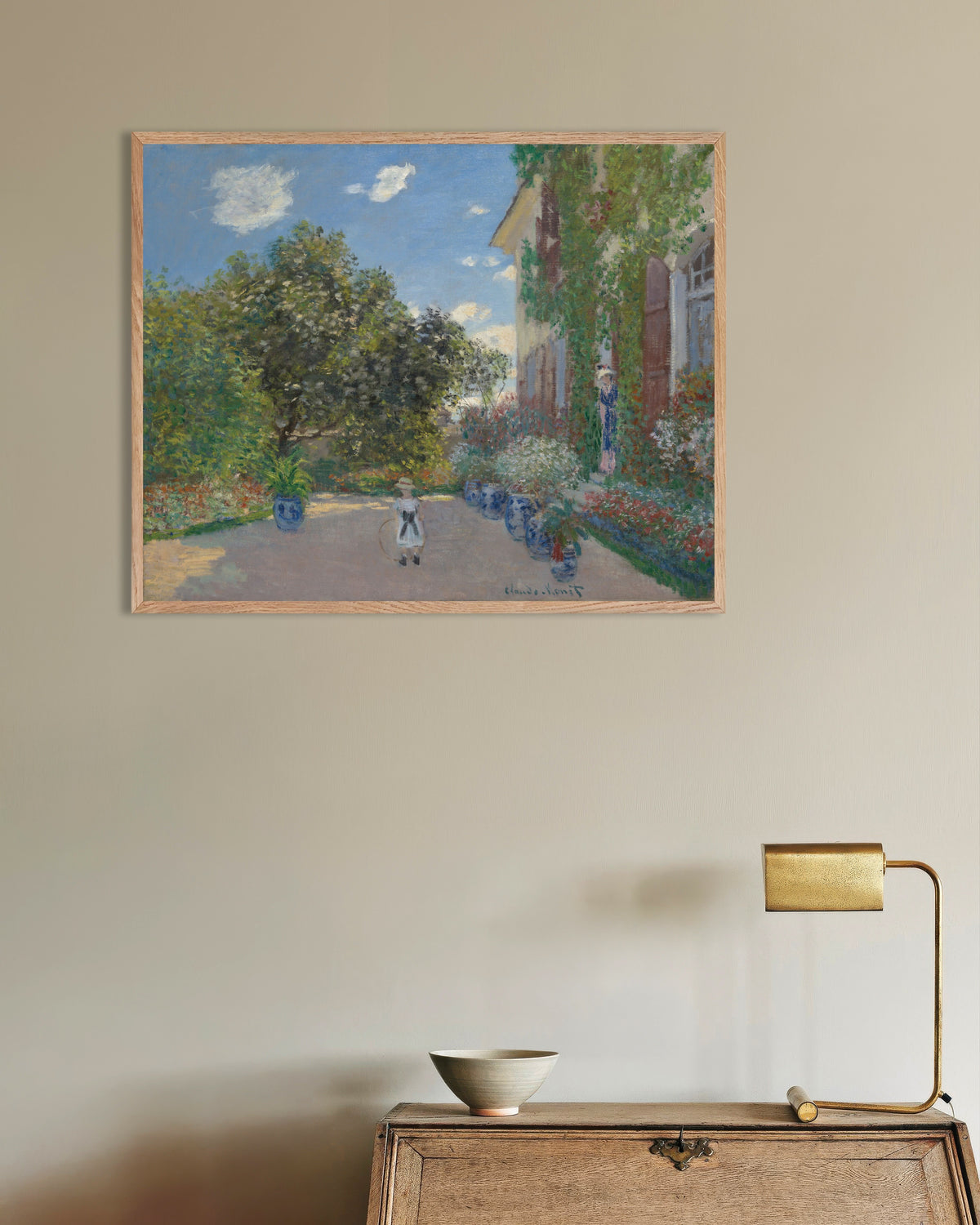 Poster La casa dell'artista ad Argenteuil (1873) di Claude Monet con cornice in legno naturale