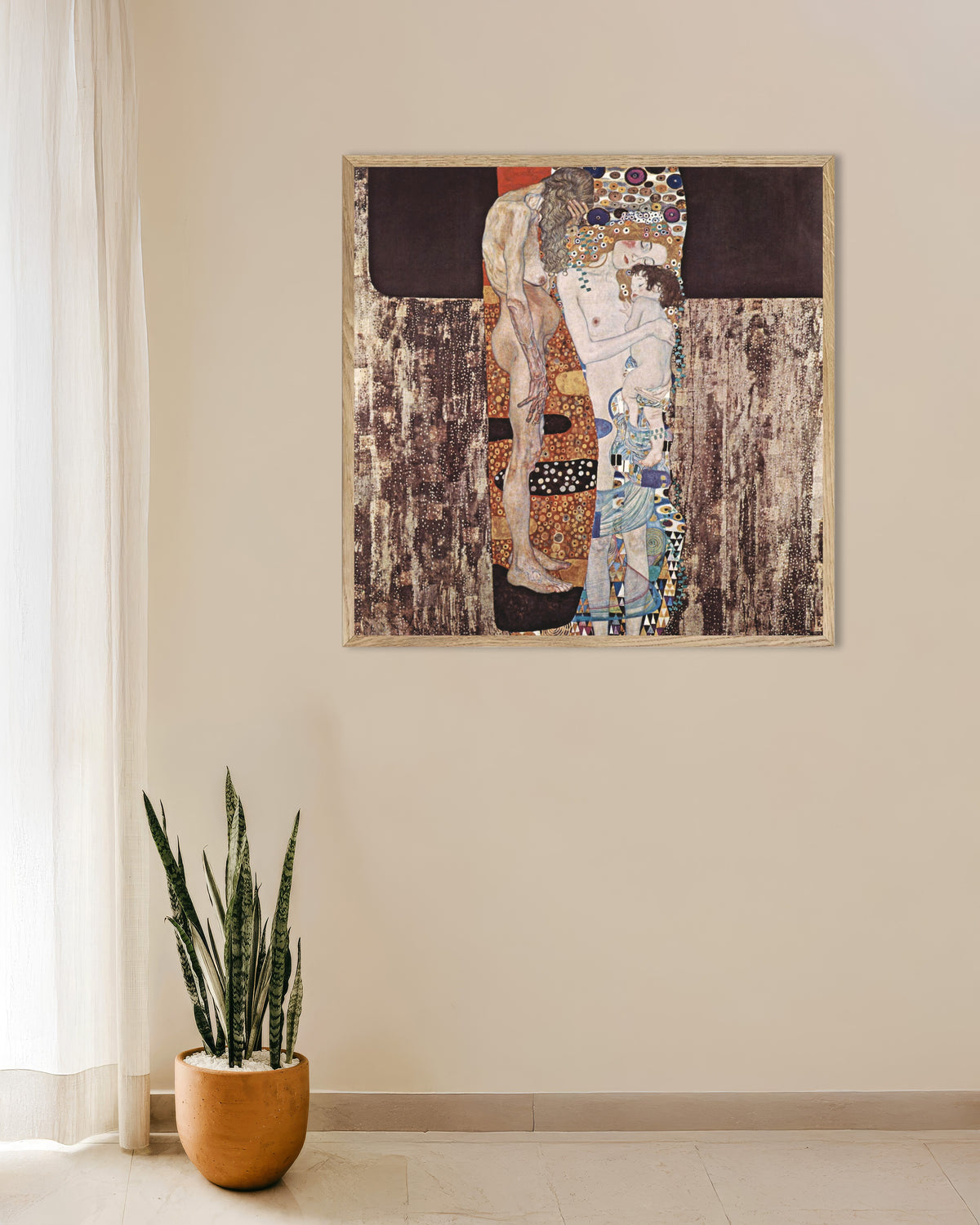 Poster Le tre età della donna (1905) di Gustav Klimt con cornice in legno naturale