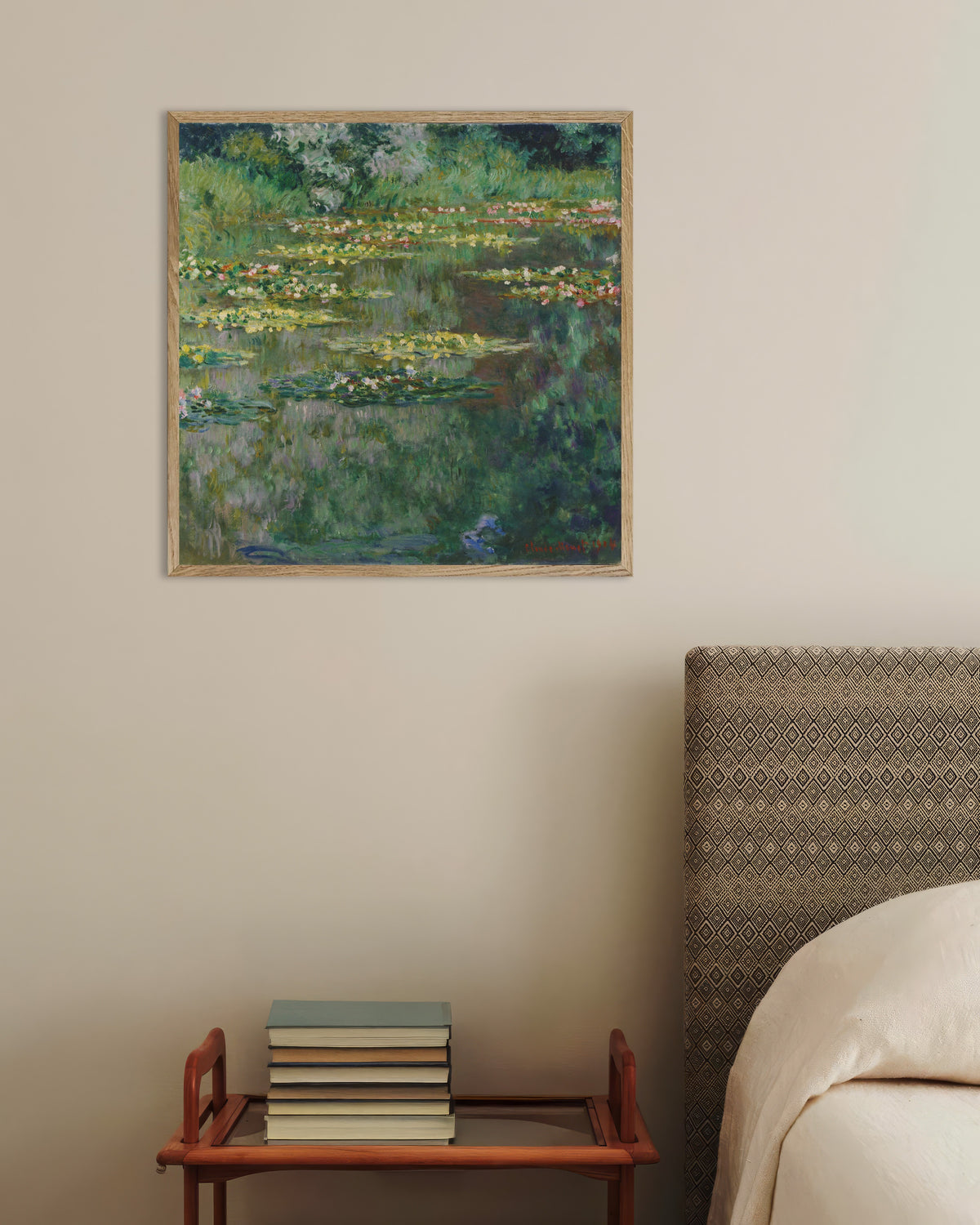 Poster Lo stagno delle ninfee (1904) di Claude Monet con cornice in legno naturale