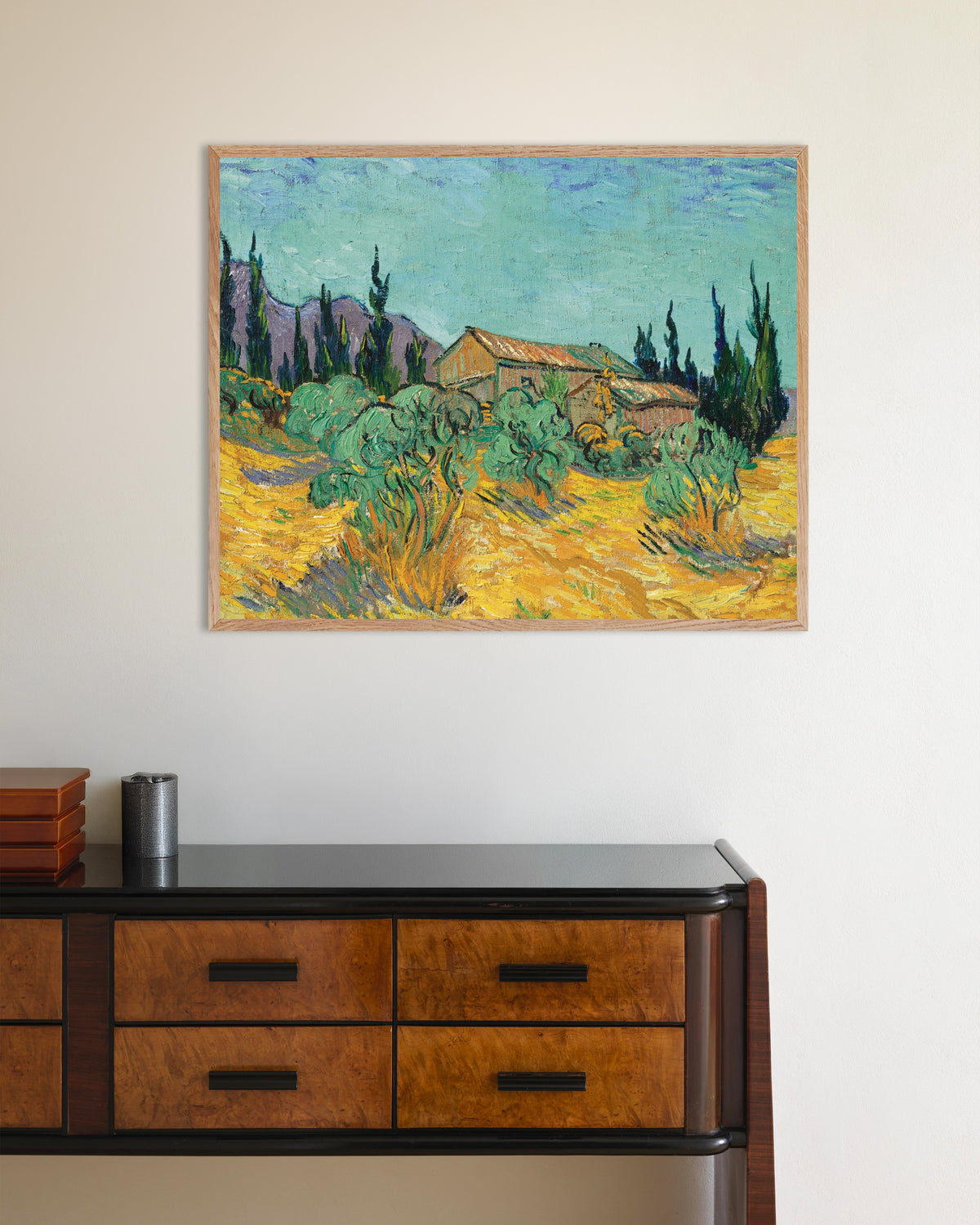Poster di Capanni di legno tra ulivi e cipressi (1889) di Vincent van Gogh, con cornice in legno naturale