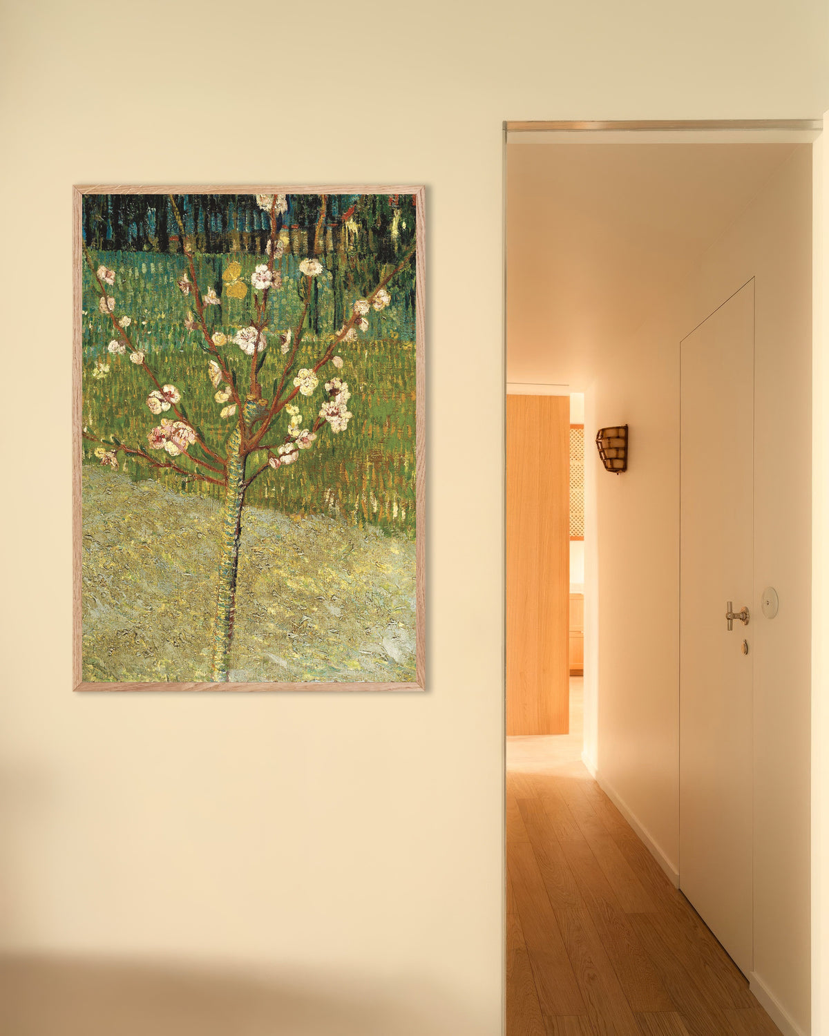 Poster di Mandorlo in fiore (1888) di Vincent van Gogh, con cornice in legno naturale