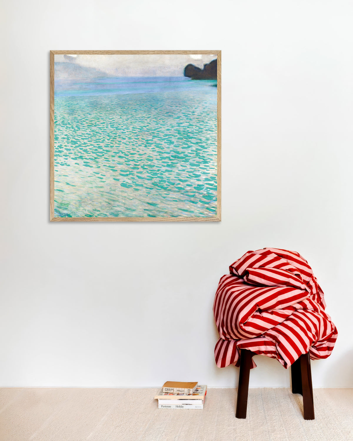 Poster Attersee (1900) di Gustav Klimt con cornice in legno naturale