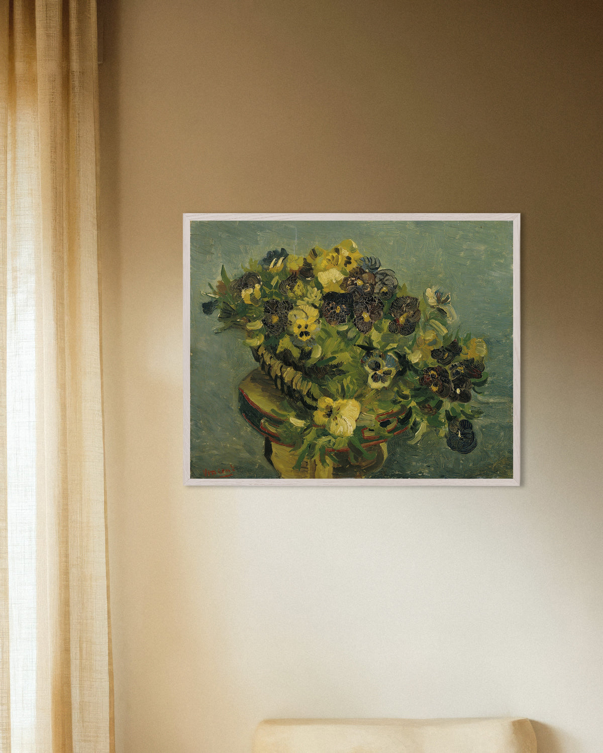 Poster di Cesto di viole del pensiero su un tavolino (1887) di Vincent van Gogh, con cornice in legno bianco