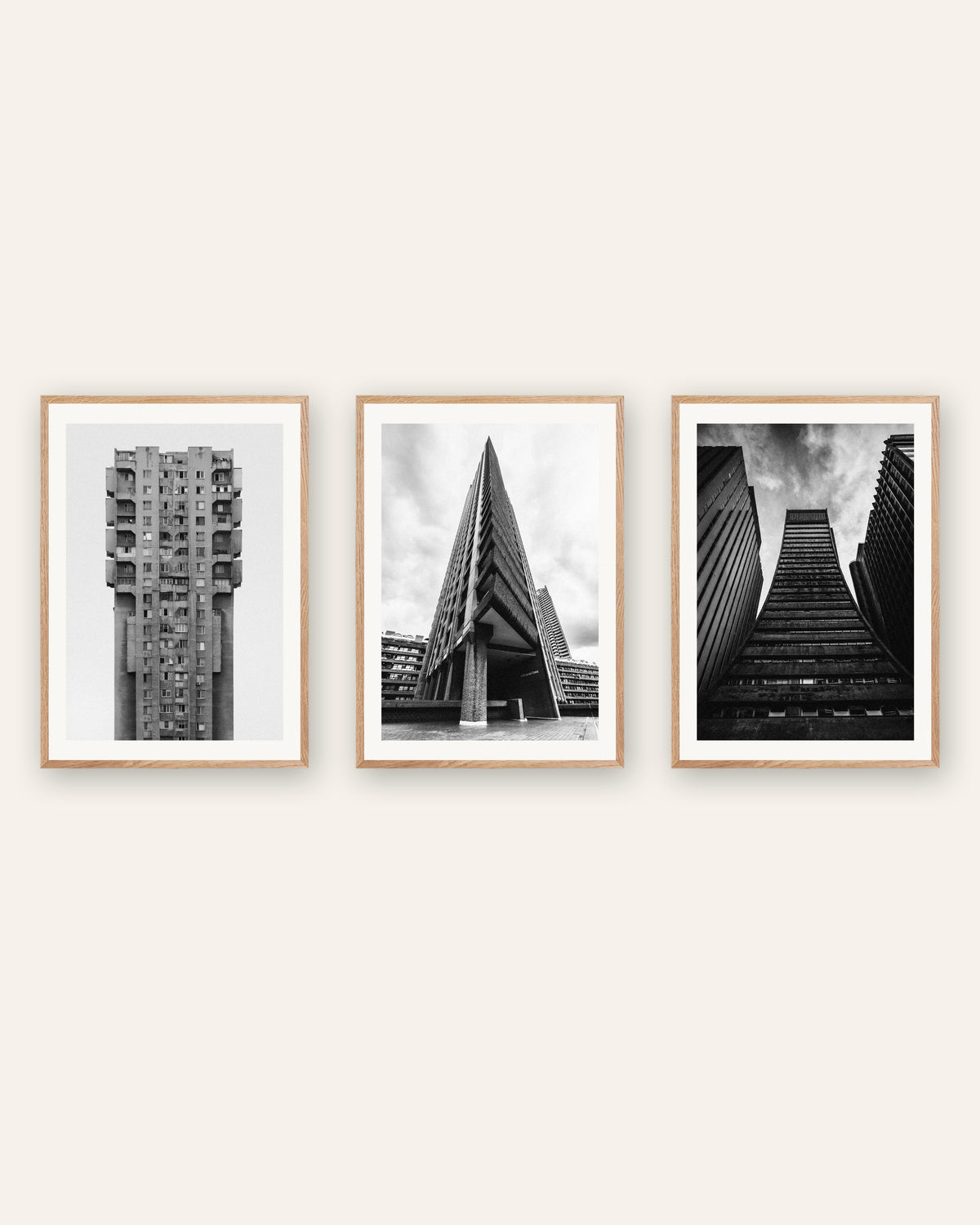 Poster brutalisti, set da 3: torri di cemento, con cornici in rovere naturale