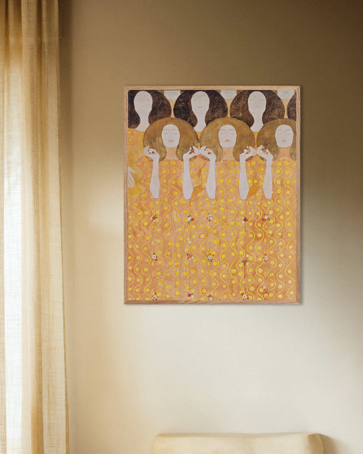 Poster Coro degli angeli del paradiso, Fregio di Beethoven (1902) di Gustav Klimt con cornice in legno naturale