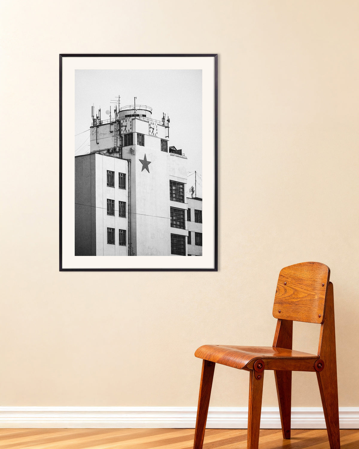 Poster «Torre dell’orologio con una stella», con cornice in metallo