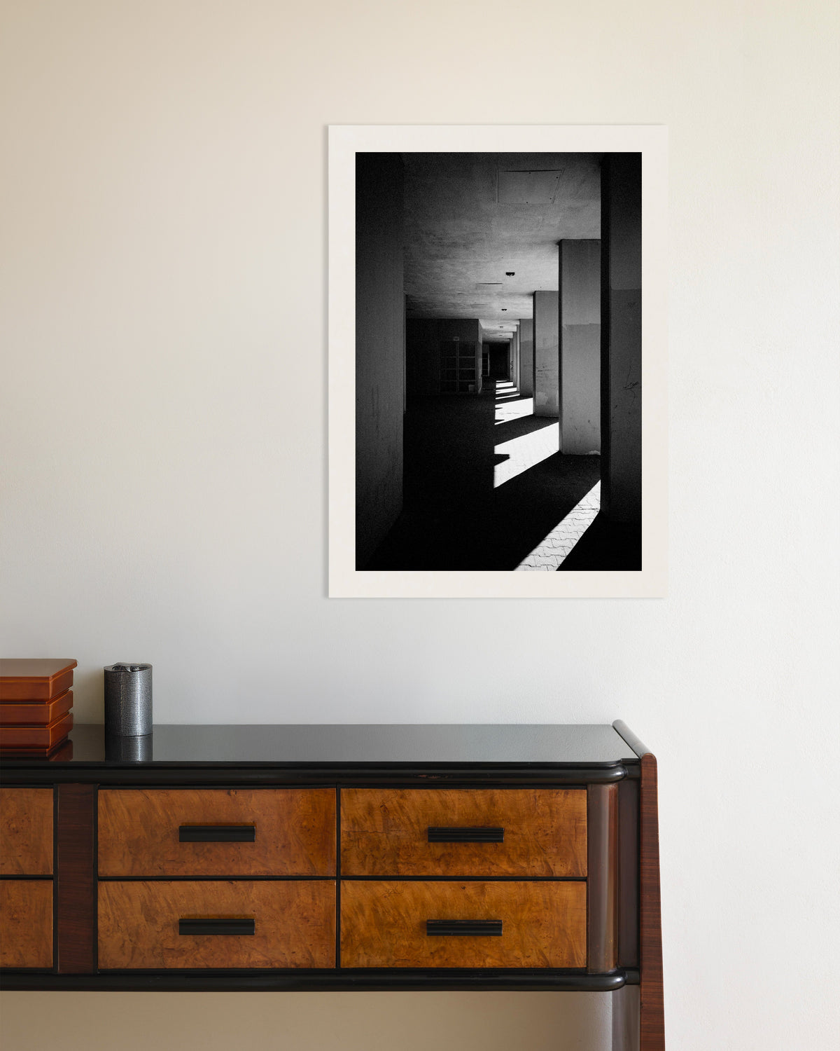 Poster «Colonnato con strisce di sole»