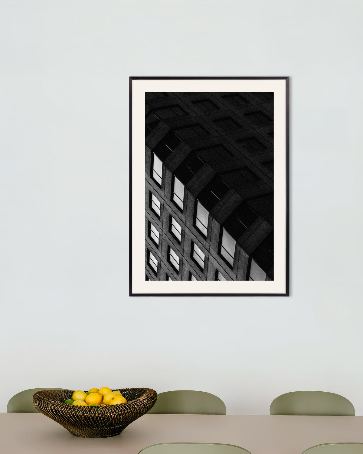 Poster «Griglia di cemento di notte», con cornice in metallo