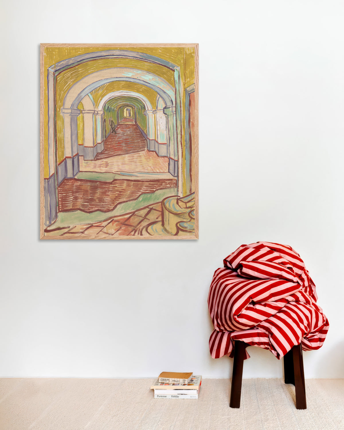 Poster di Corridoio del manicomio (1889) di Vincent van Gogh, con cornice in legno naturale