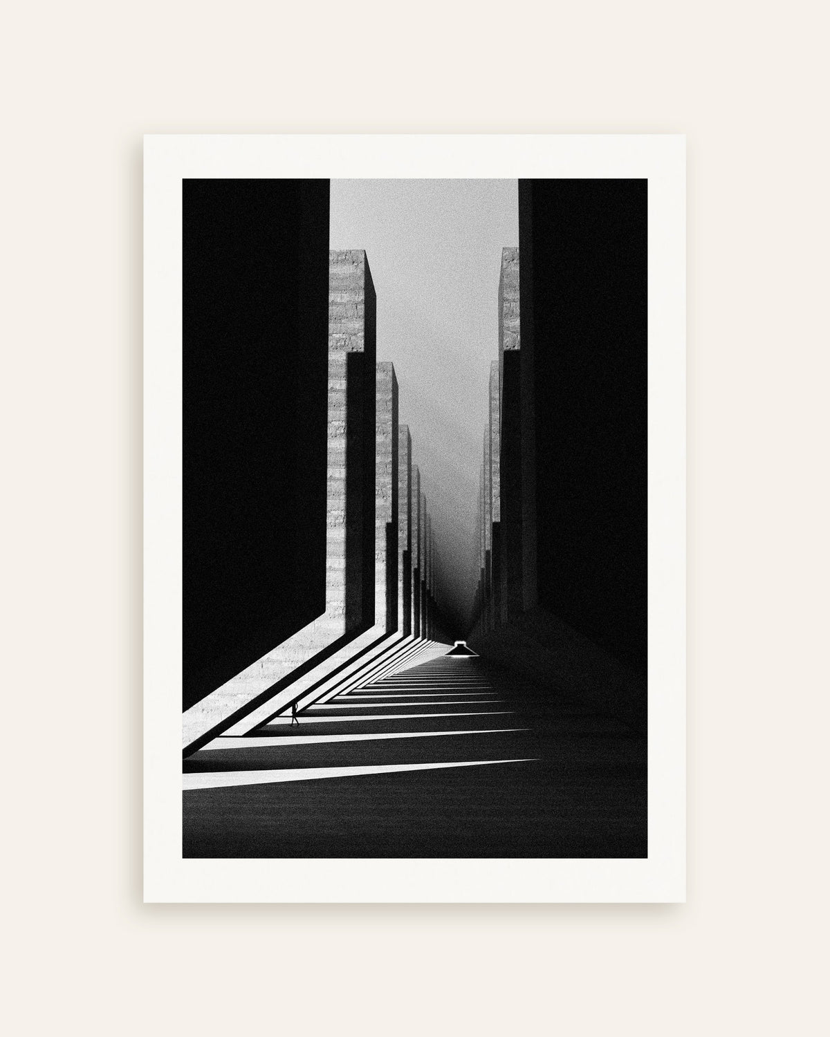 Poster «Corridoio di luce e cemento», miniatura