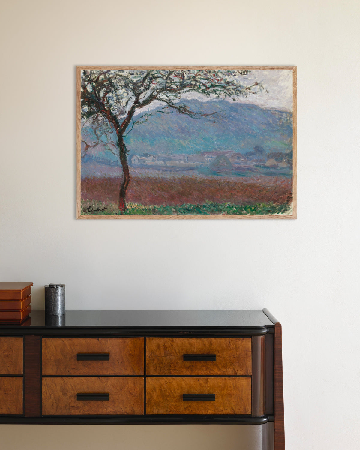 Poster Campo a Giverny (1887) di Claude Monet con cornice in legno naturale