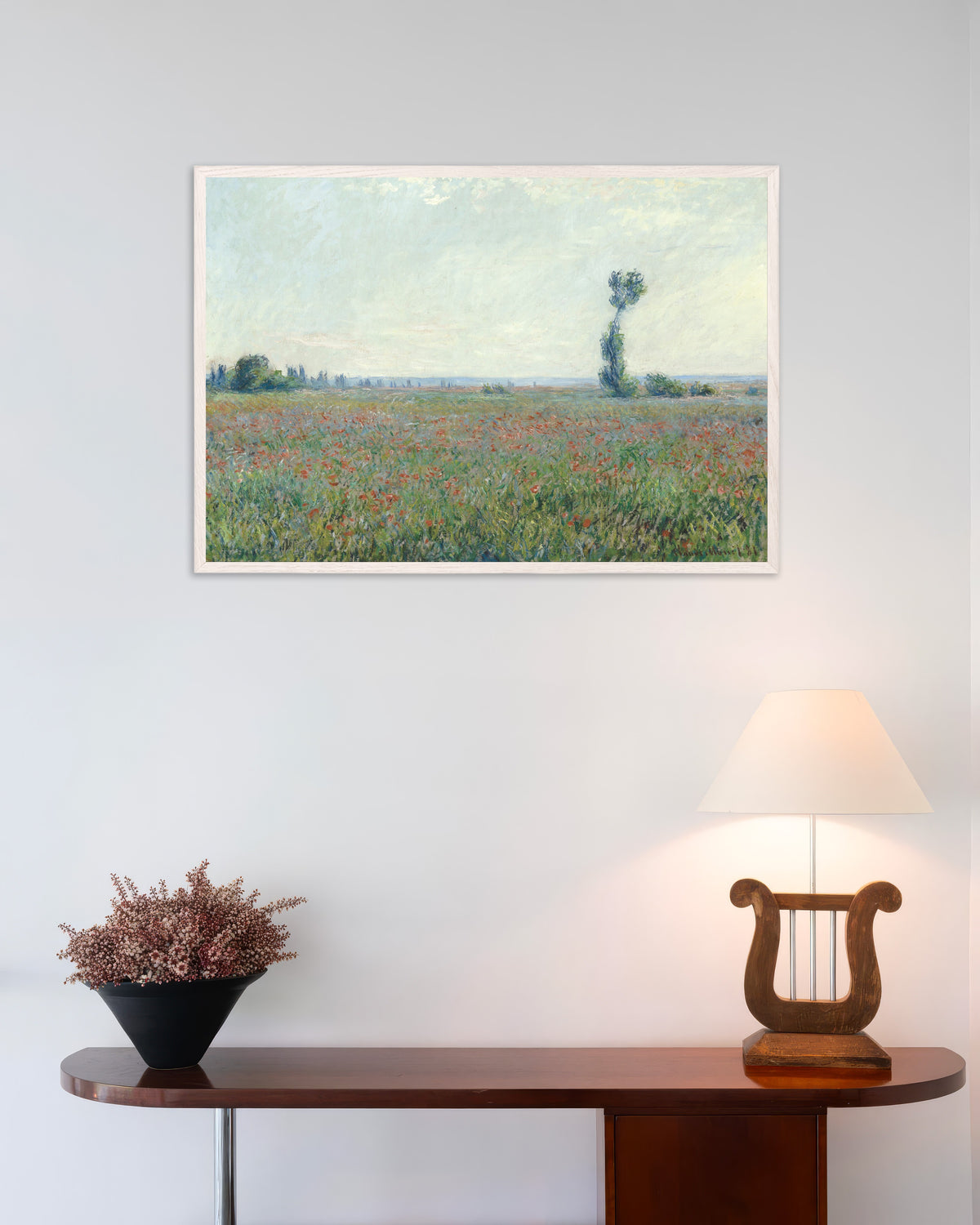 Poster Campo di papaveri di Claude Monet con cornice in legno bianco