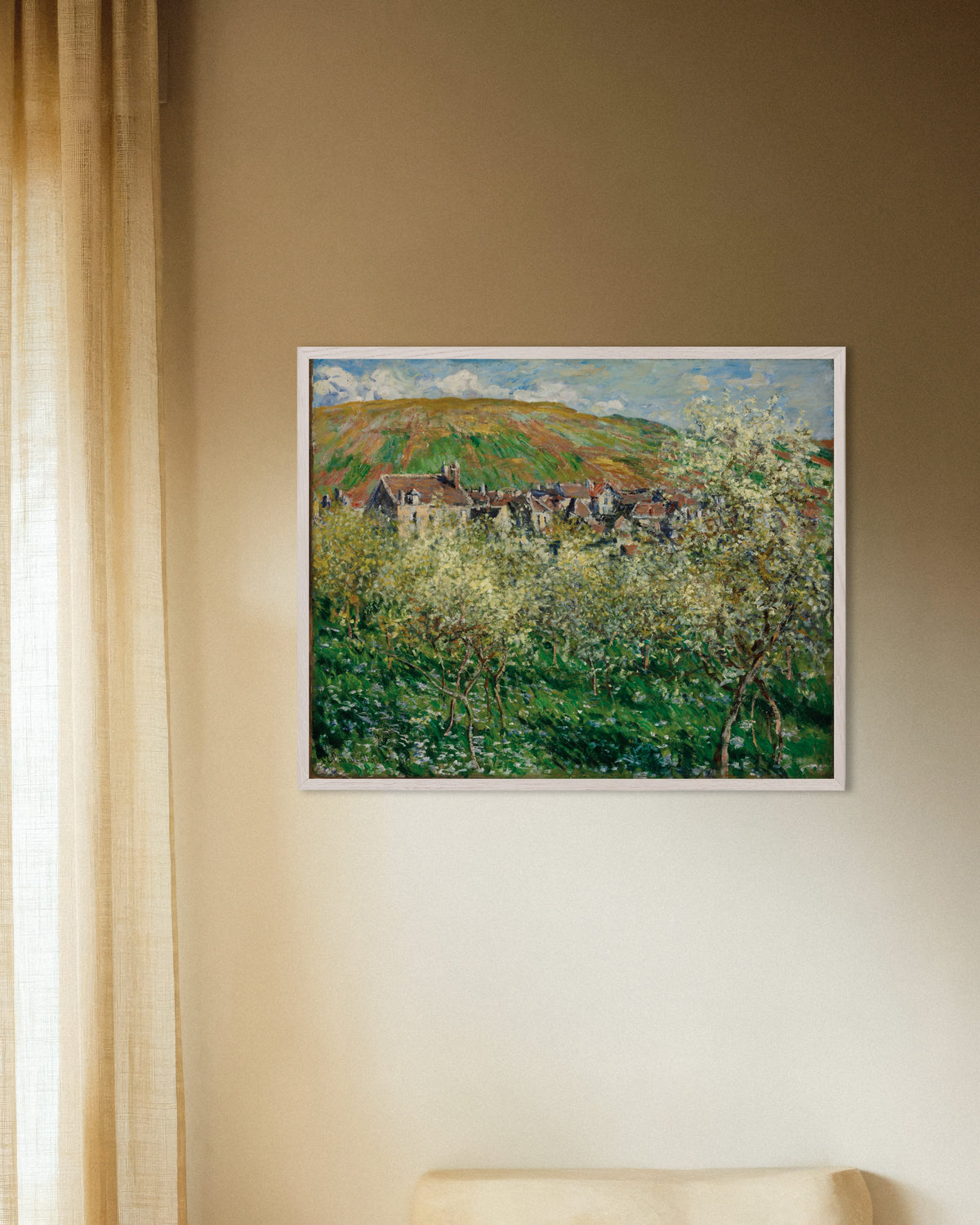 Poster Susini in fiore (1879) di Claude Monet con cornice in legno bianco