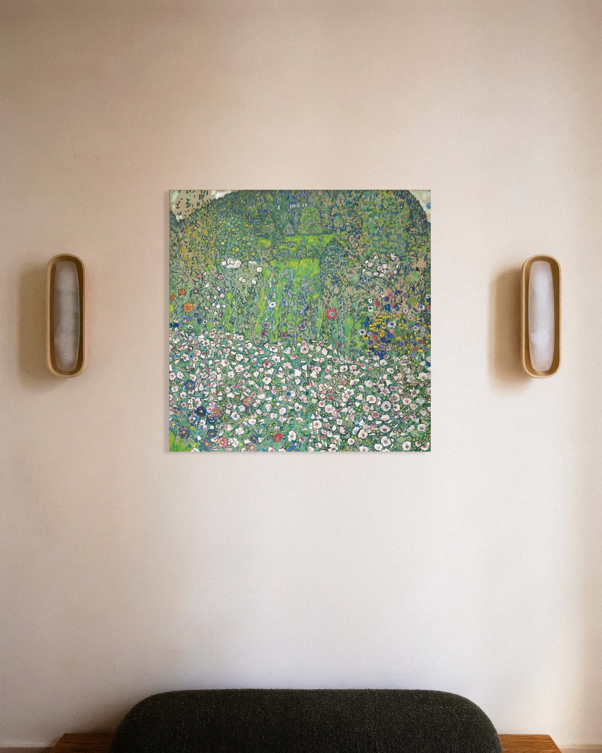 Poster di Paesaggio con giardino e collina (1916) di Gustav Klimt