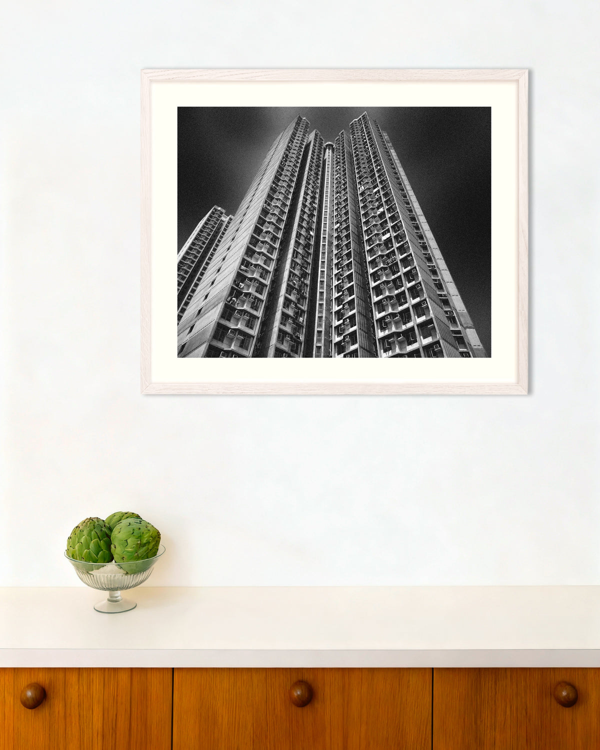 Poster «Canyon tra i grattacieli», con cornice in legno bianco