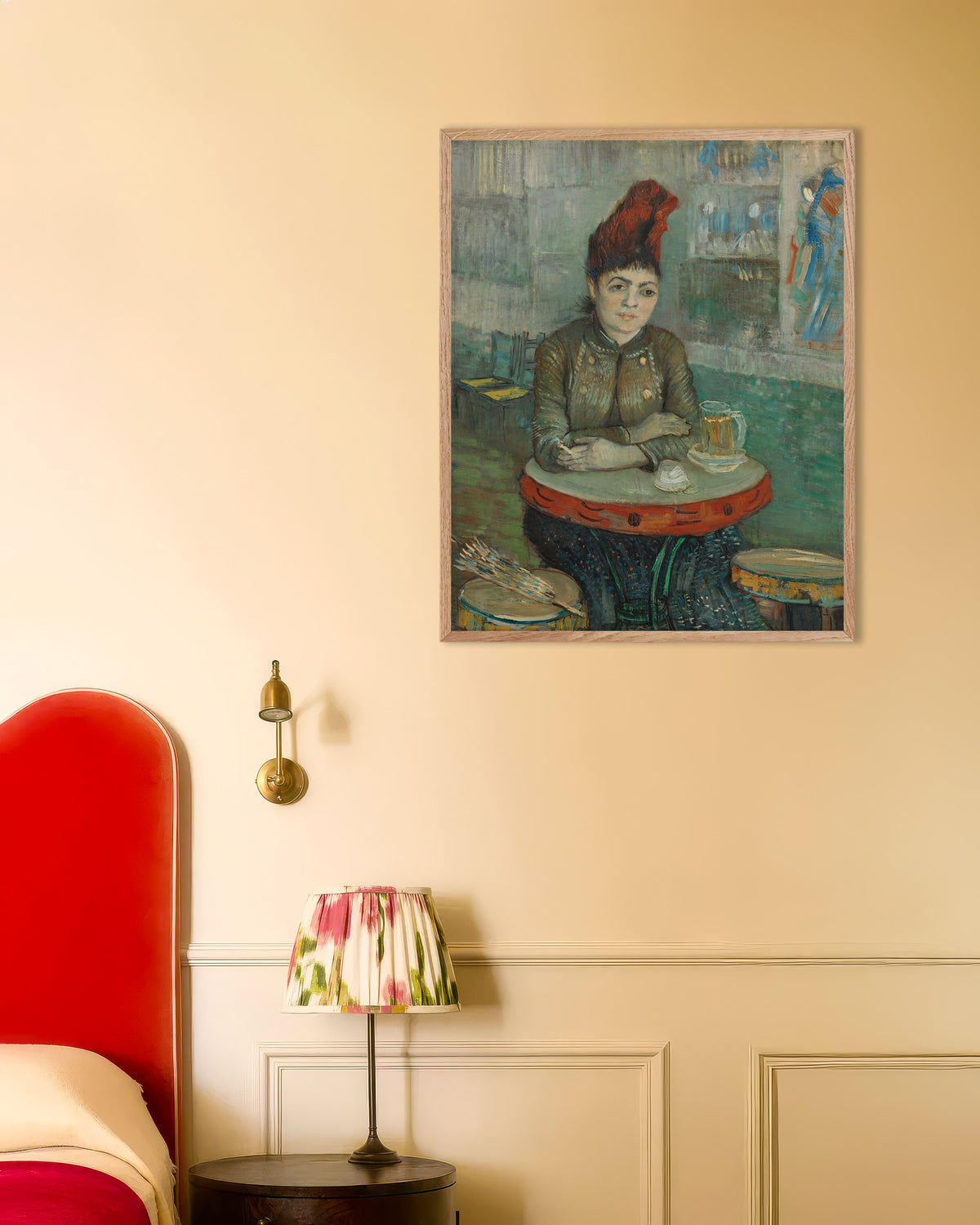 Poster di Al caffè, Agostina Segatori al Le Tambourin (1887), di Vincent van Gogh, con cornice in legno naturale