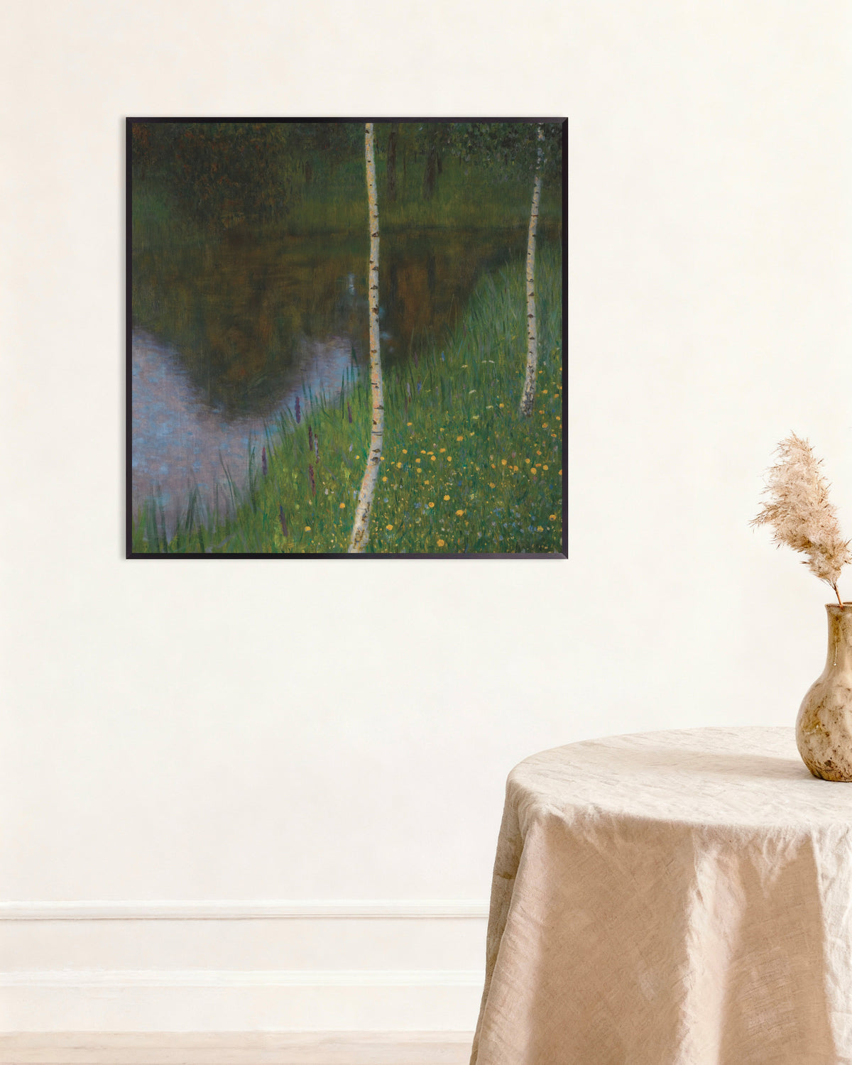 Poster Riva del lago con betulle (circa 1901) di Gustav Klimt con cornice in metallo