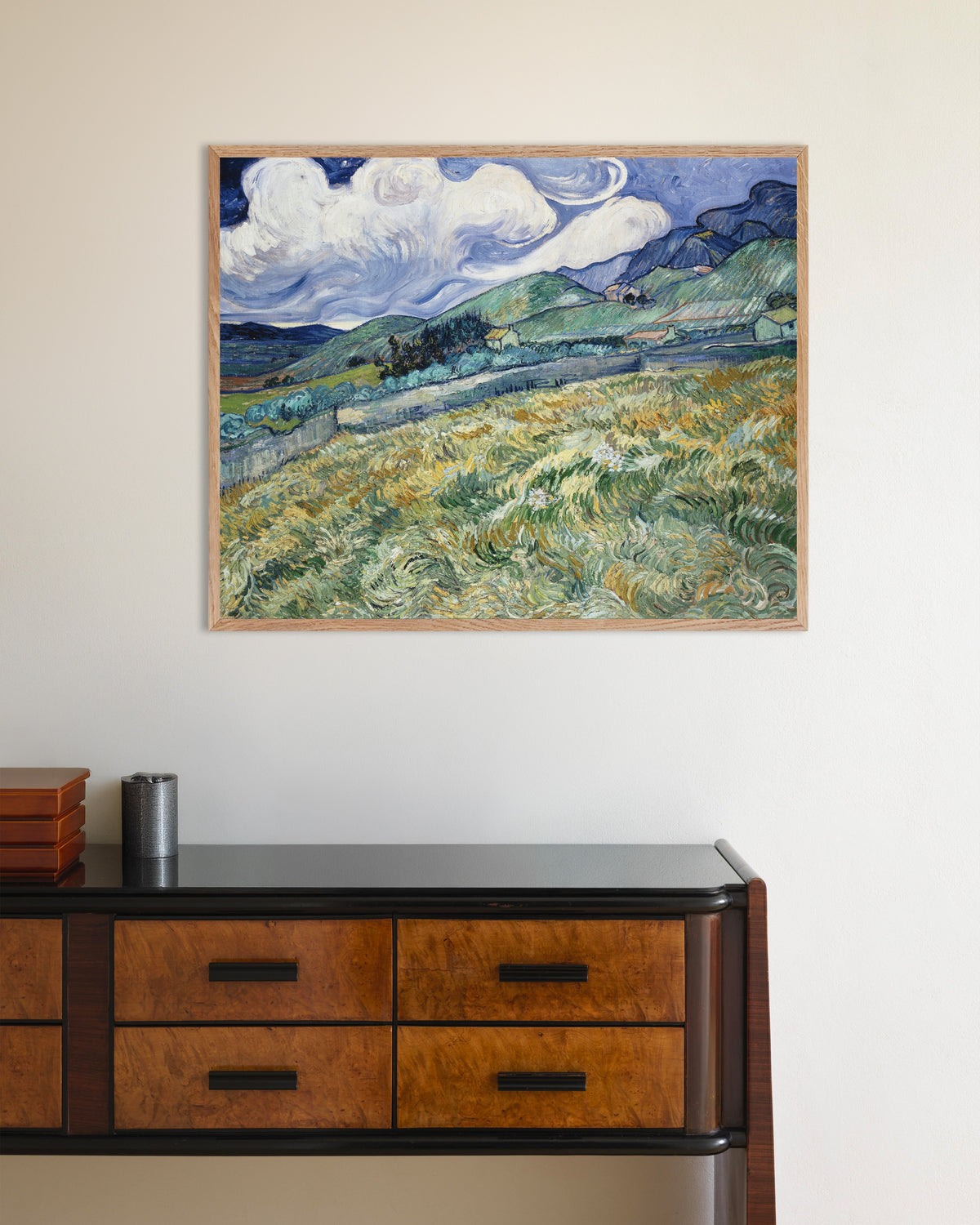 Poster di Paesaggio di Saint-Rémy (1889) di Vincent van Gogh, con cornice in legno naturale