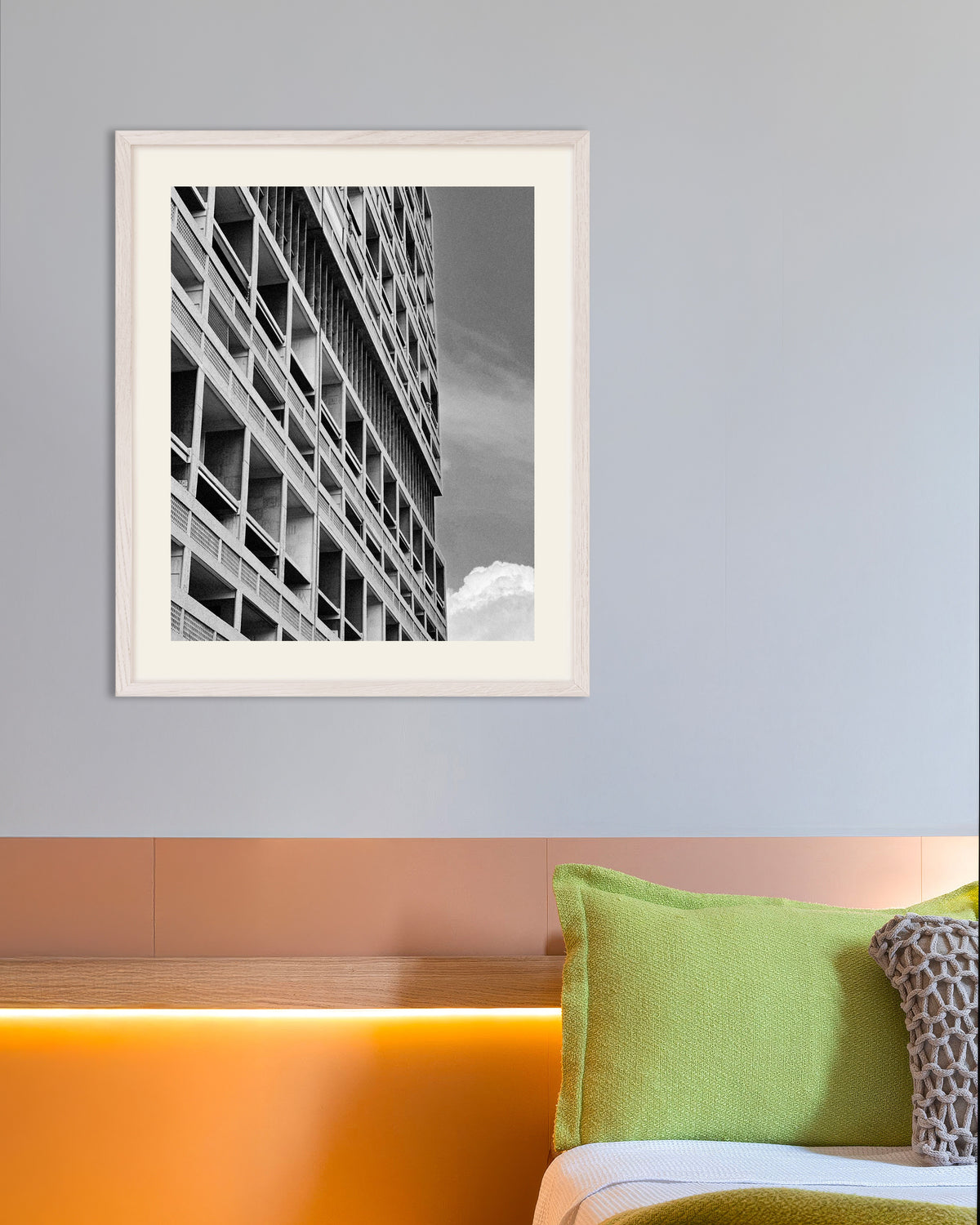 Poster «Logge al sole», con cornice in legno bianco