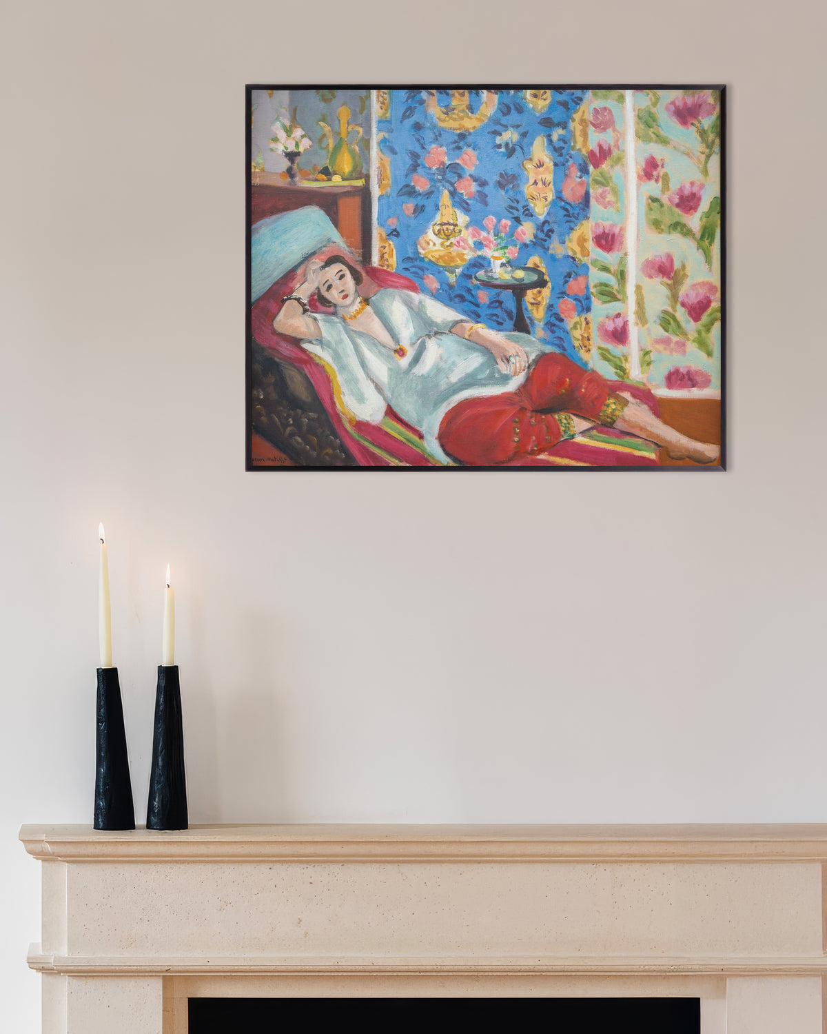 Poster di Odalisca con pantaloni rossi (1924-1925) di Henri Matisse, con cornice in metallo