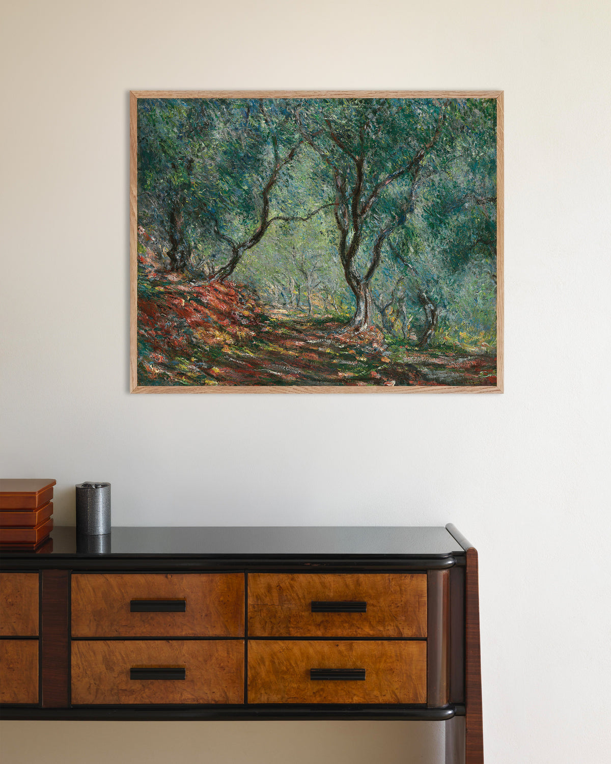 Poster Uliveto nel giardino Moreno (1884) di Claude Monet con cornice in legno naturale