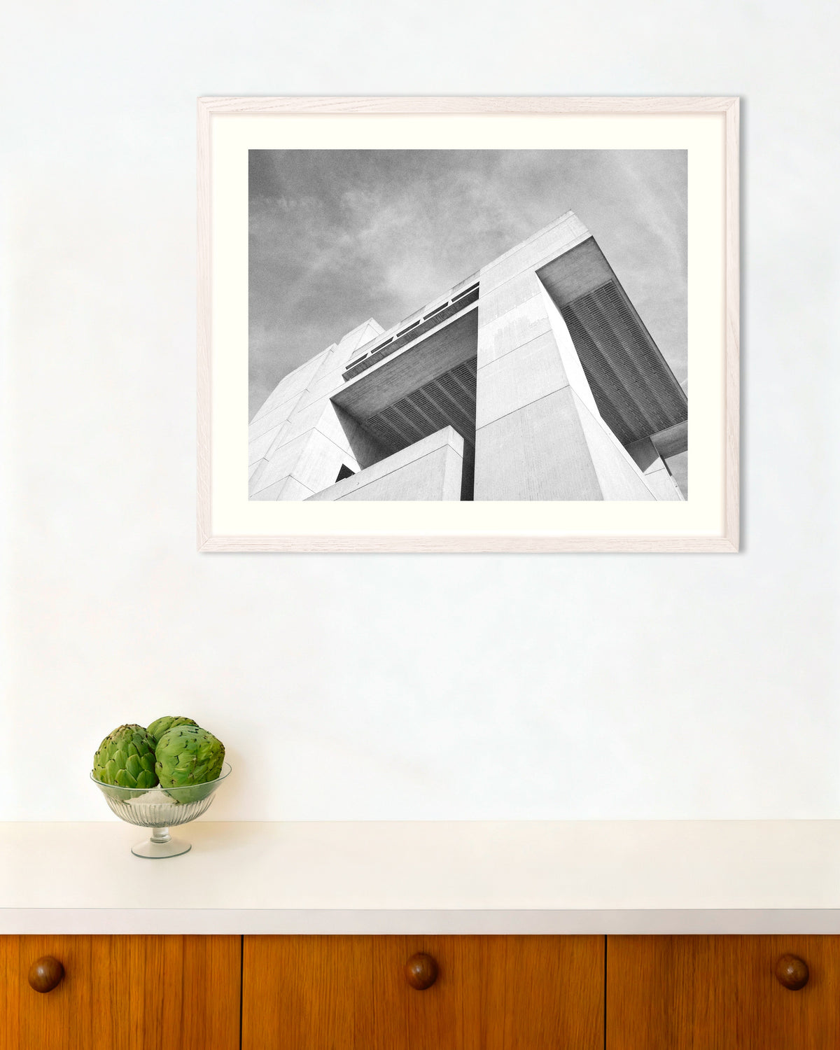 Poster «Blocco sporgente e persiane», con cornice in legno bianco