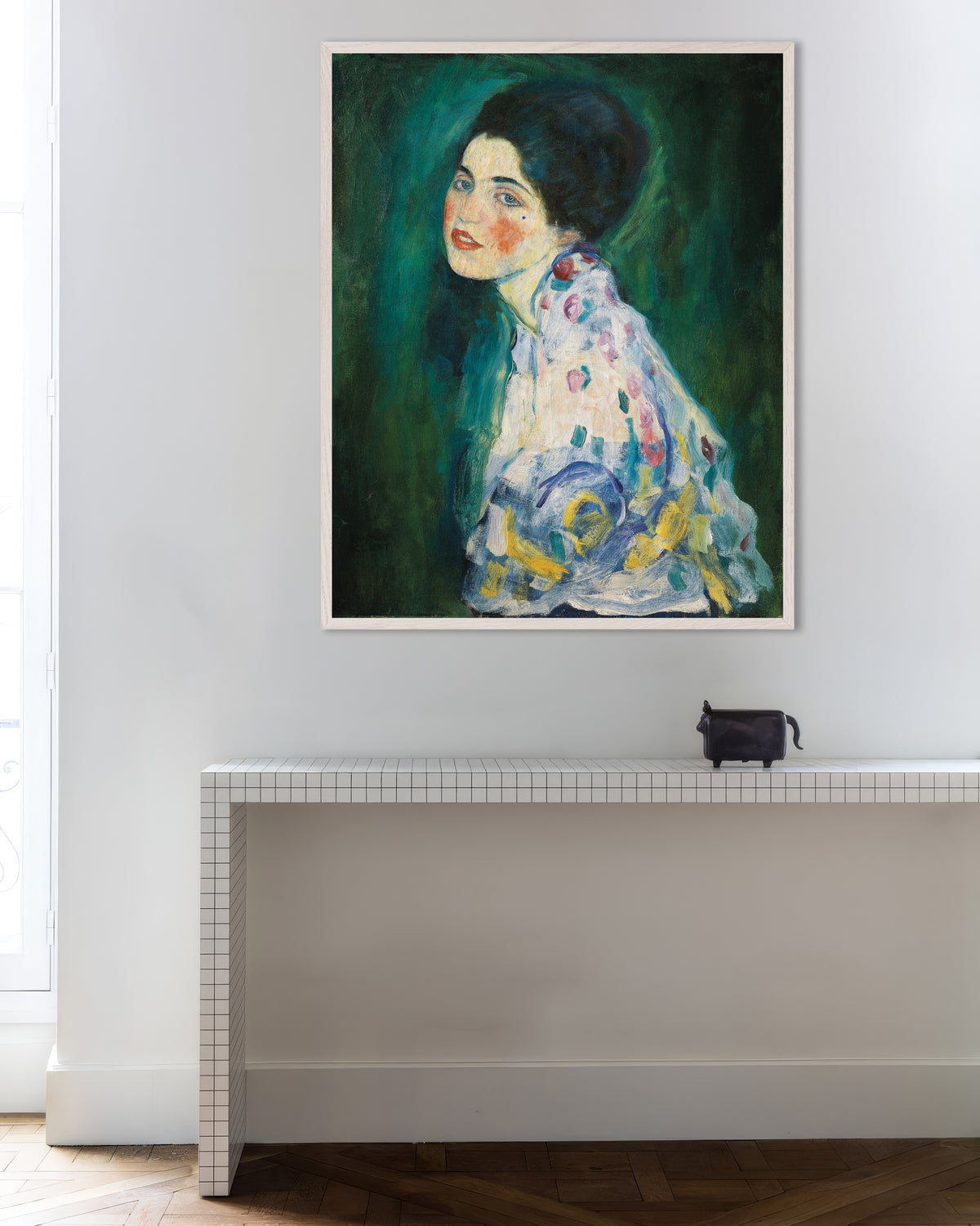 Poster Ritratto di signora (1916–1917) di Gustav Klimt con cornice in legno bianco