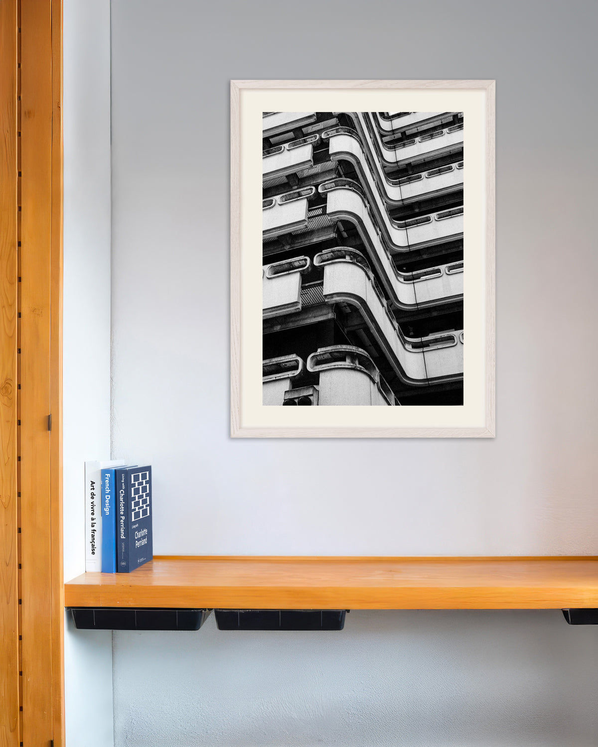 Poster «Balconi in cemento ondulato», con cornice in legno bianco