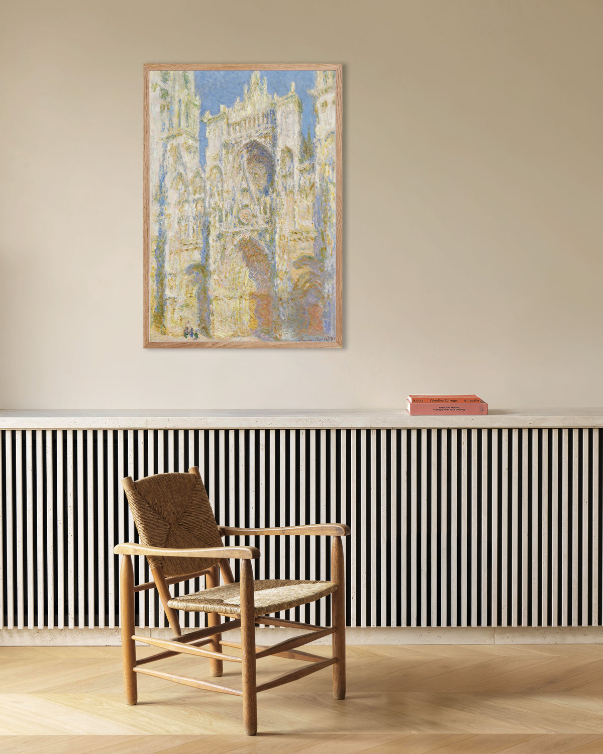 Poster La cattedrale di Rouen, facciata ovest, pieno sole (1894) di Claude Monet con cornice in legno naturale