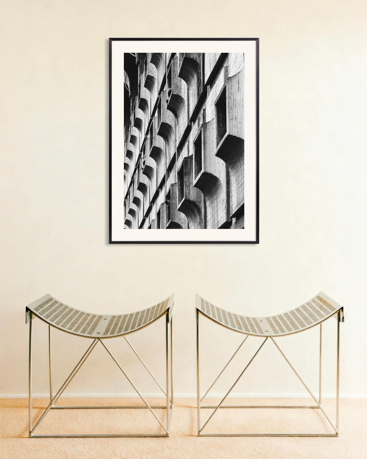Poster «Finestre con cornici smerlate», con cornice in metallo