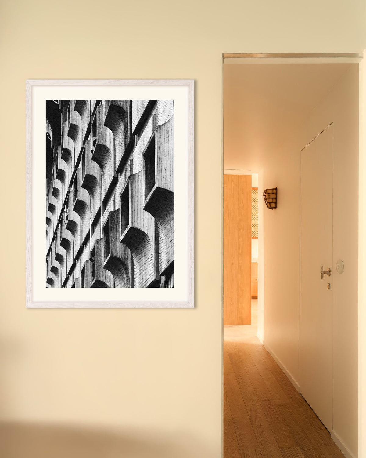 Poster «Finestre con cornici smerlate», con cornice in legno bianco