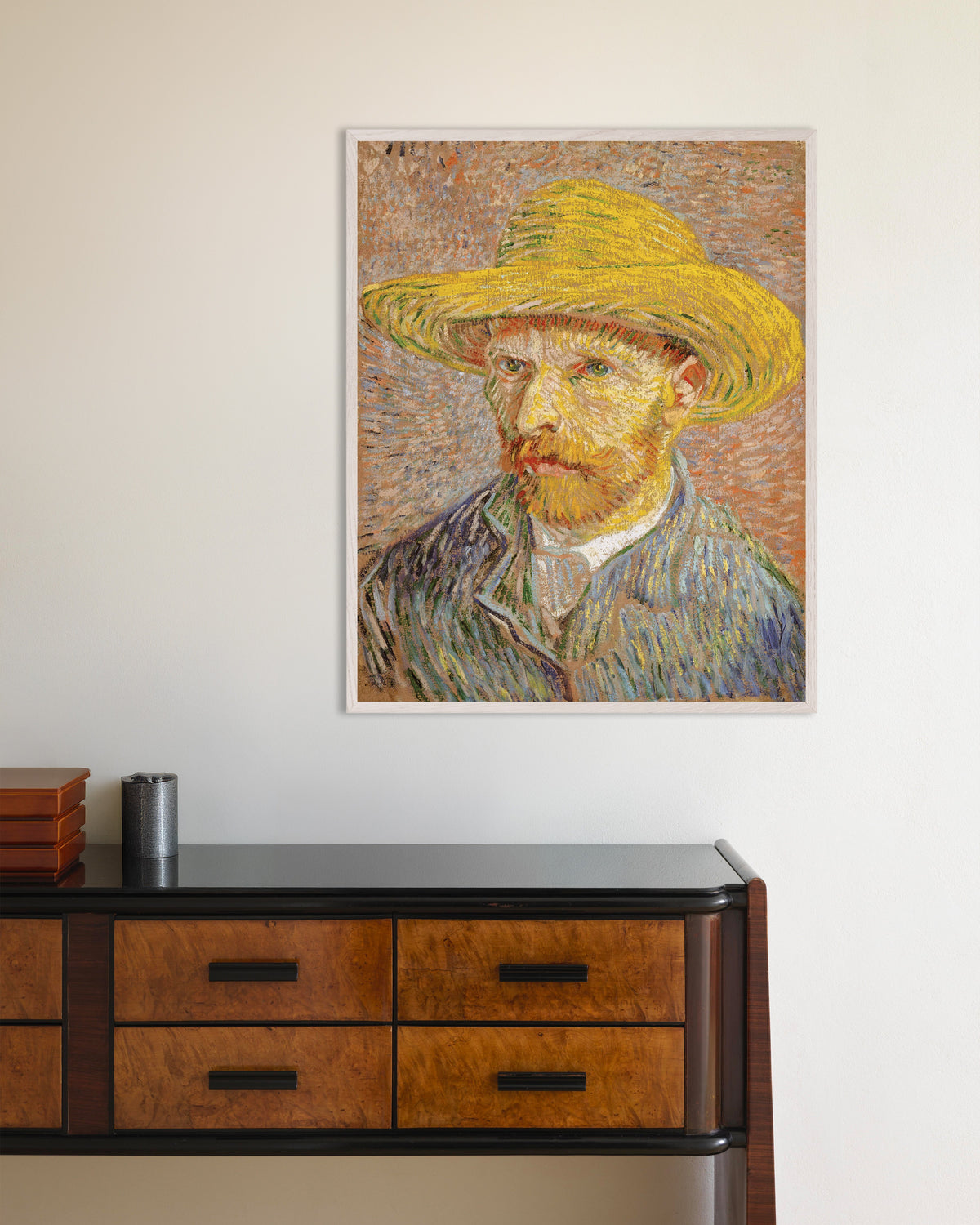 Poster di Autoritratto con cappello di paglia su fondo arancione (1887) di Vincent van Gogh, con cornice in legno bianco