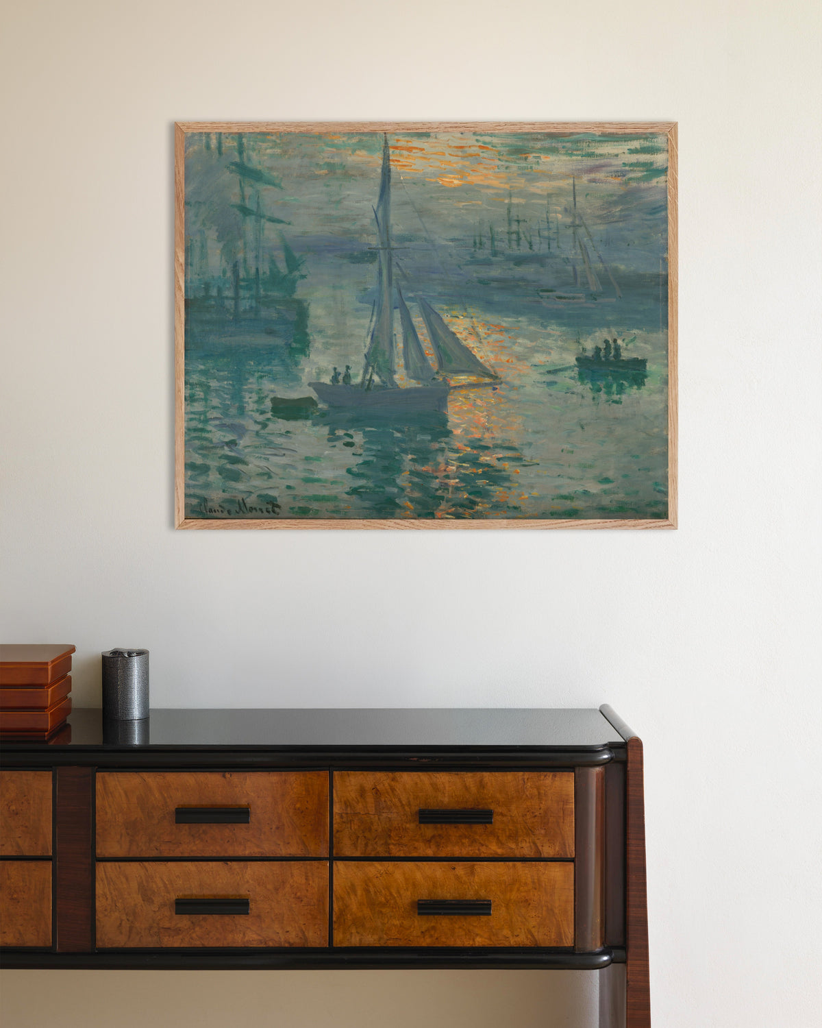 Poster Levar del sole, marina (1873) di Claude Monet con cornice in legno naturale