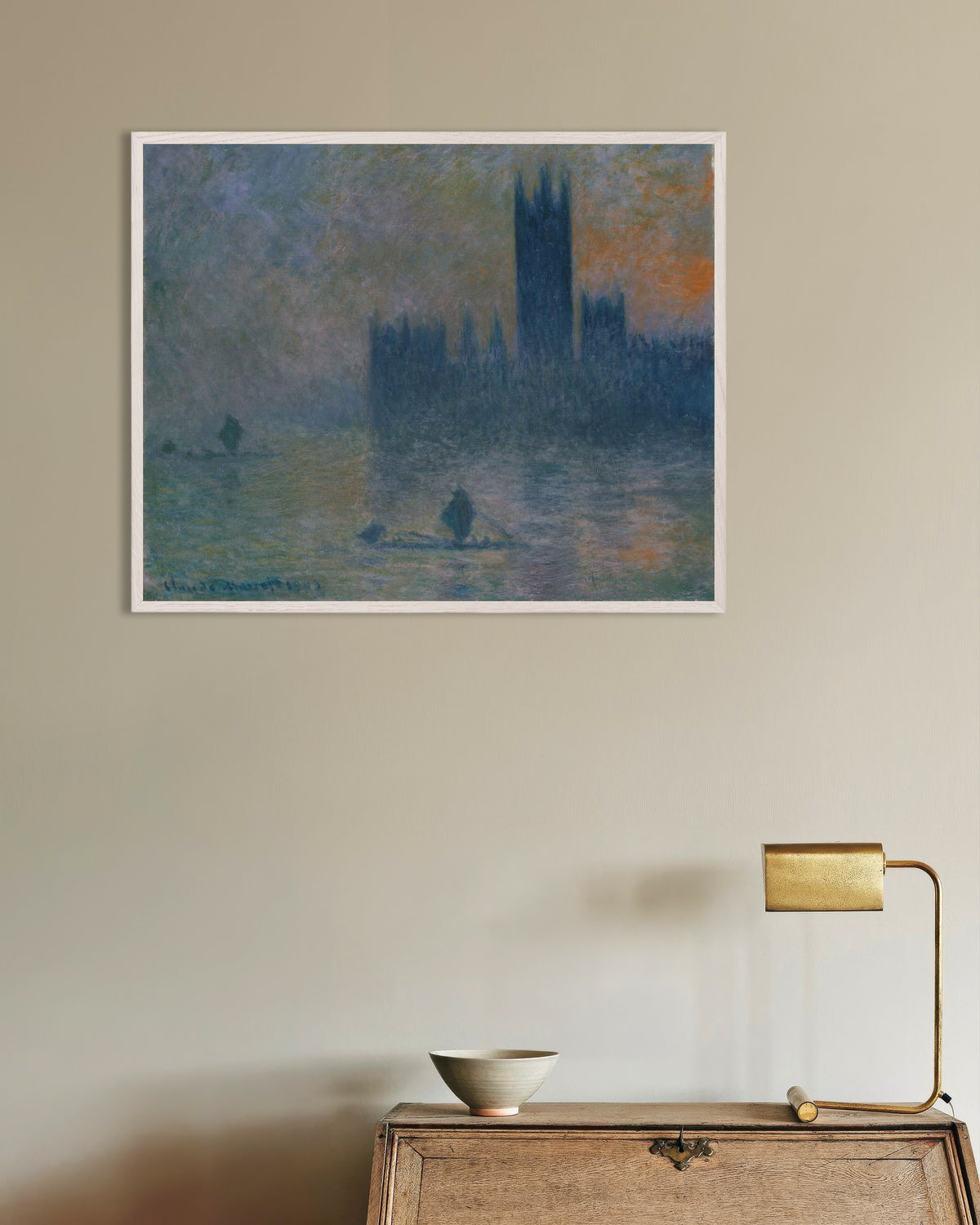 Poster Il Parlamento, effetto nebbia (1903–1904) di Claude Monet con cornice in legno bianco