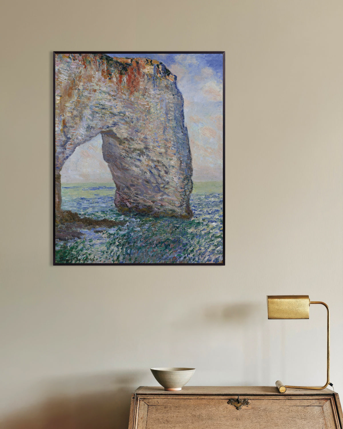 Poster La Manneporte vicino a Étretat (1886) di Claude Monet con cornice in metallo